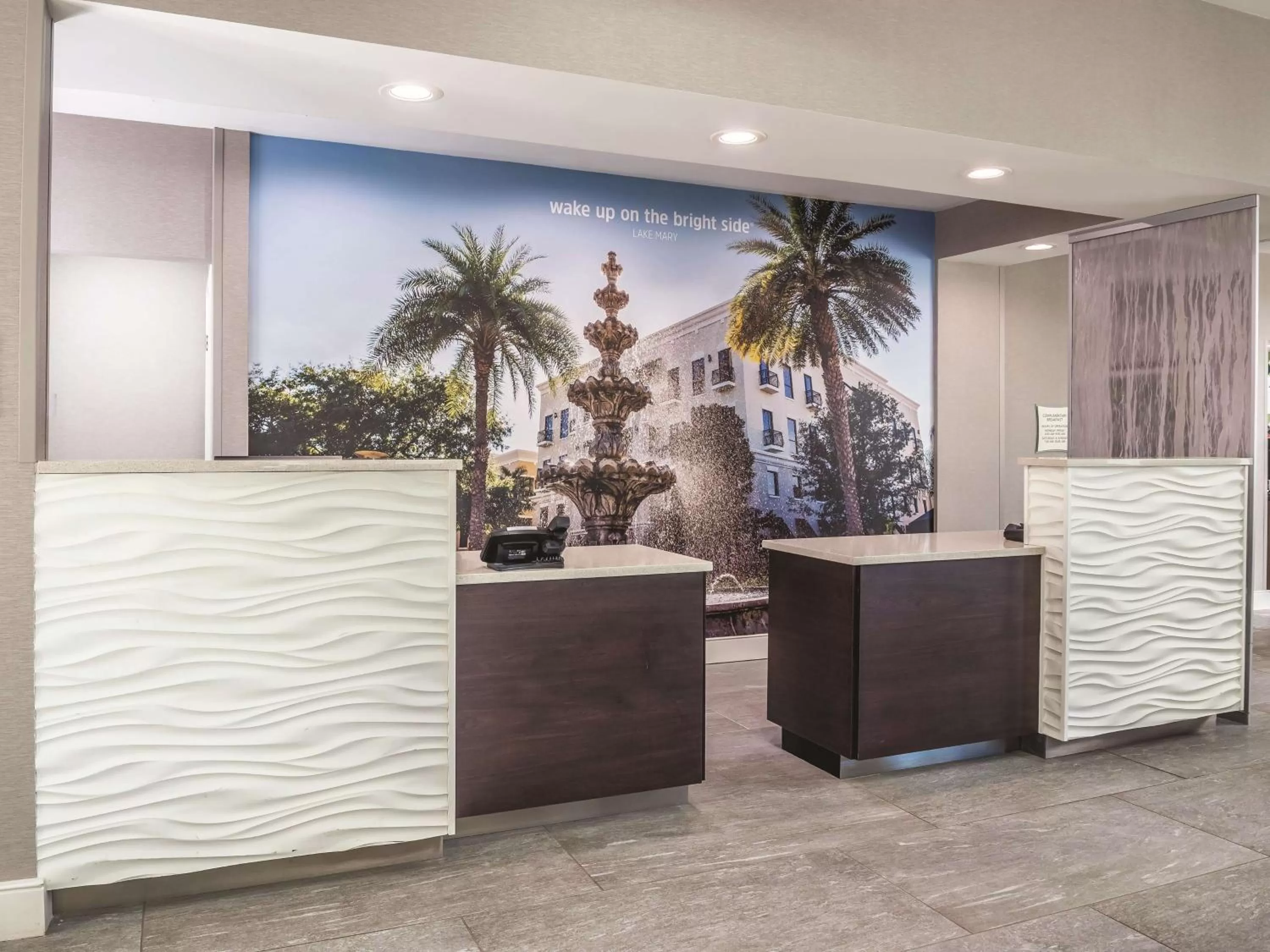 Lobby or reception in La Quinta by Wyndham Orlando Lake Mary