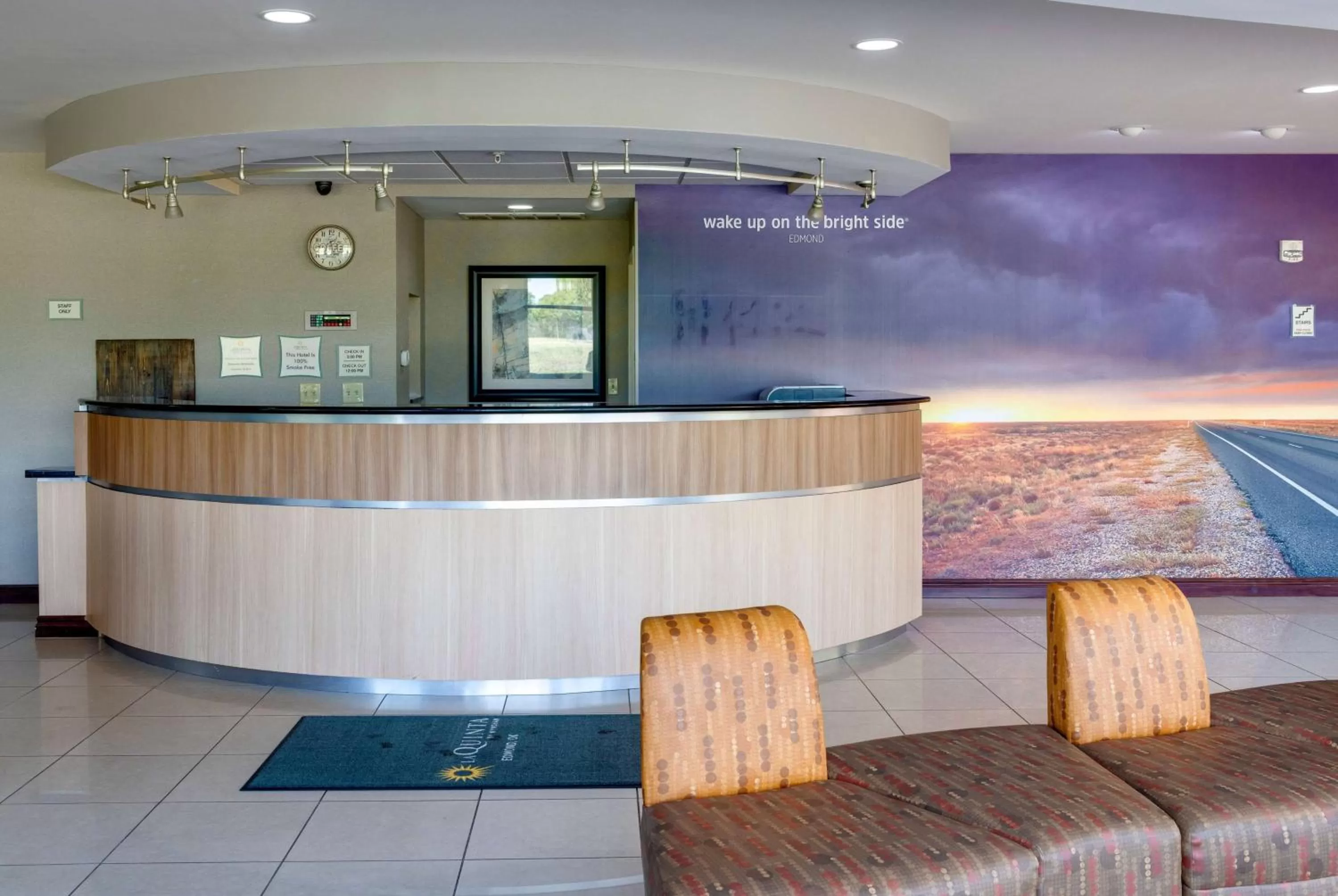 Lobby or reception in La Quinta by Wyndham Edmond