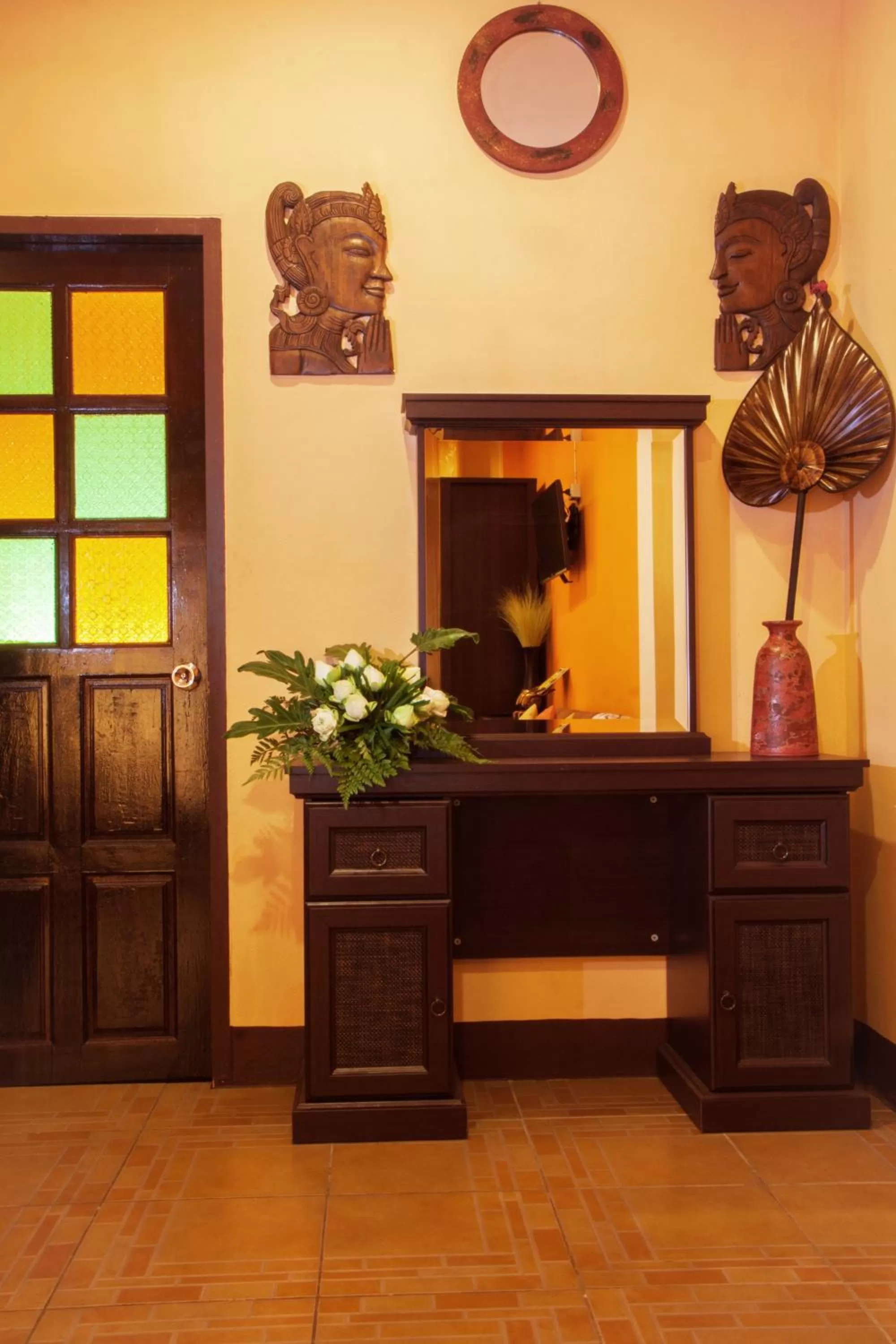 Decorative detail in Joy's House & Tour