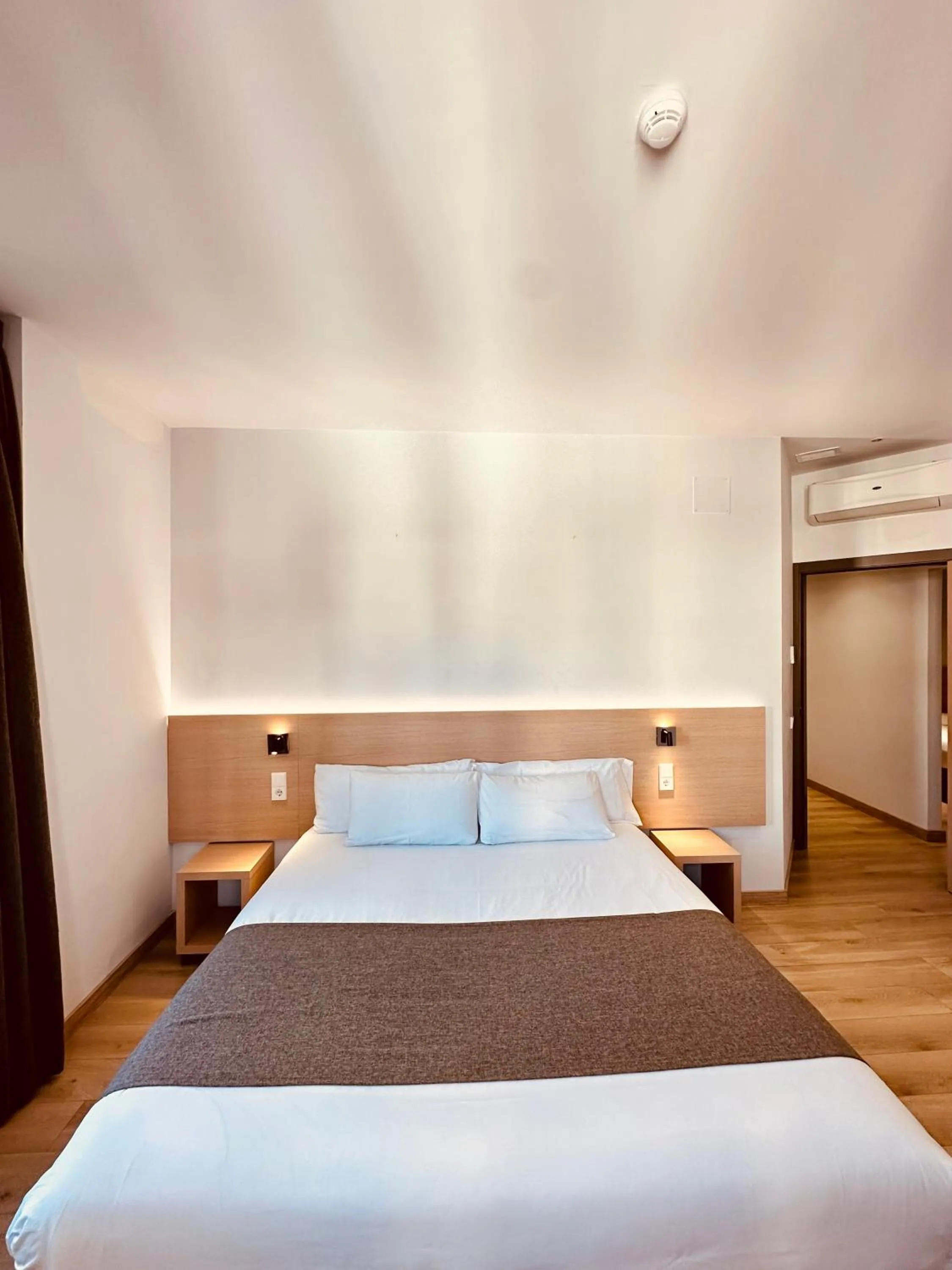 Bed in Hostal Abadia Madrid