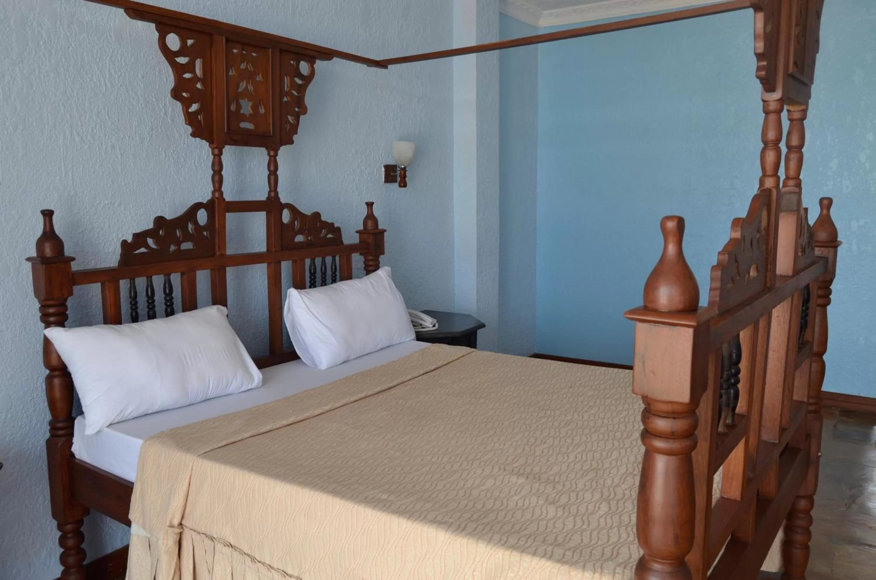 Restaurant/places to eat, Bed in Serene Beach Resort