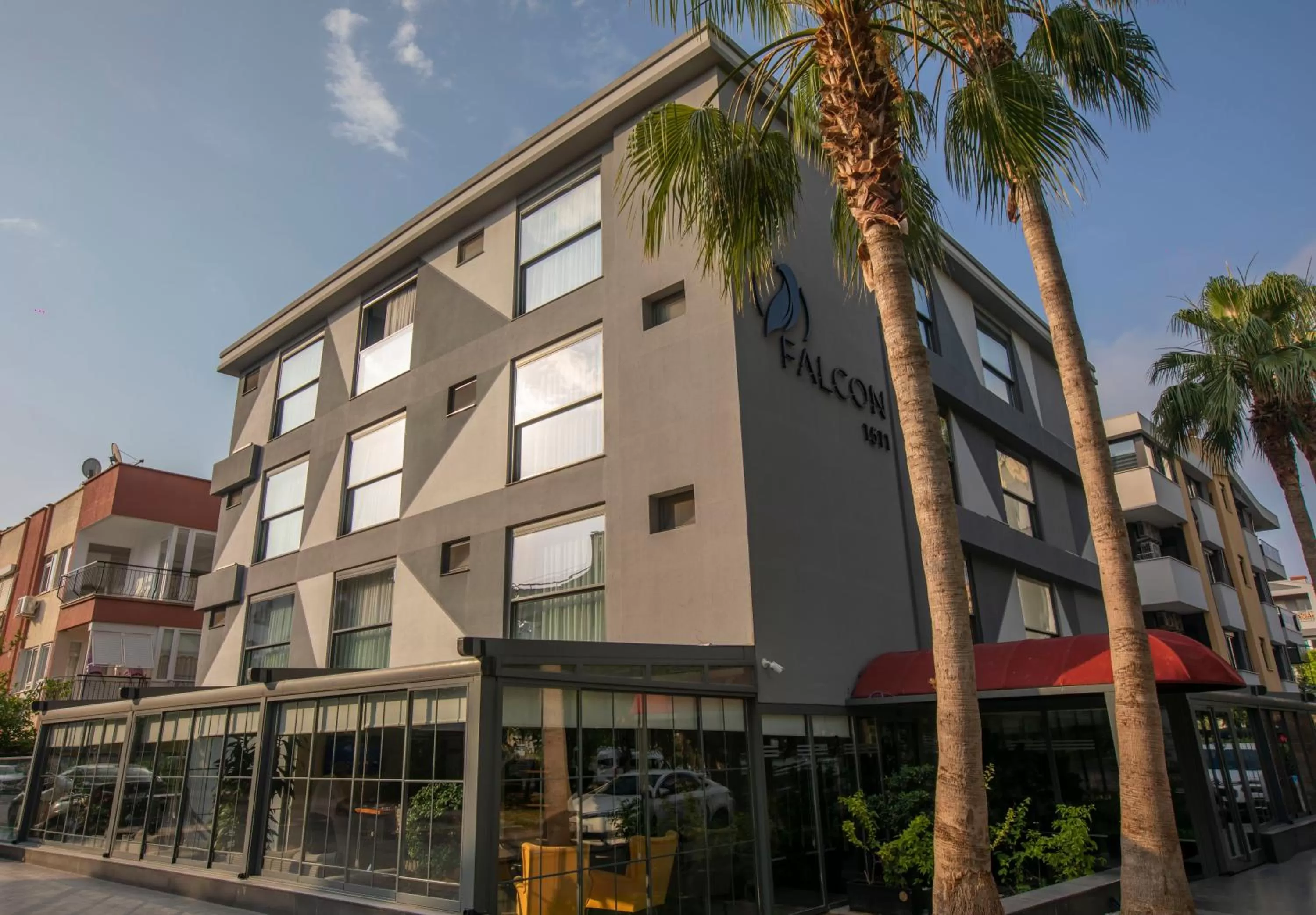 Property building in Falcon 1511