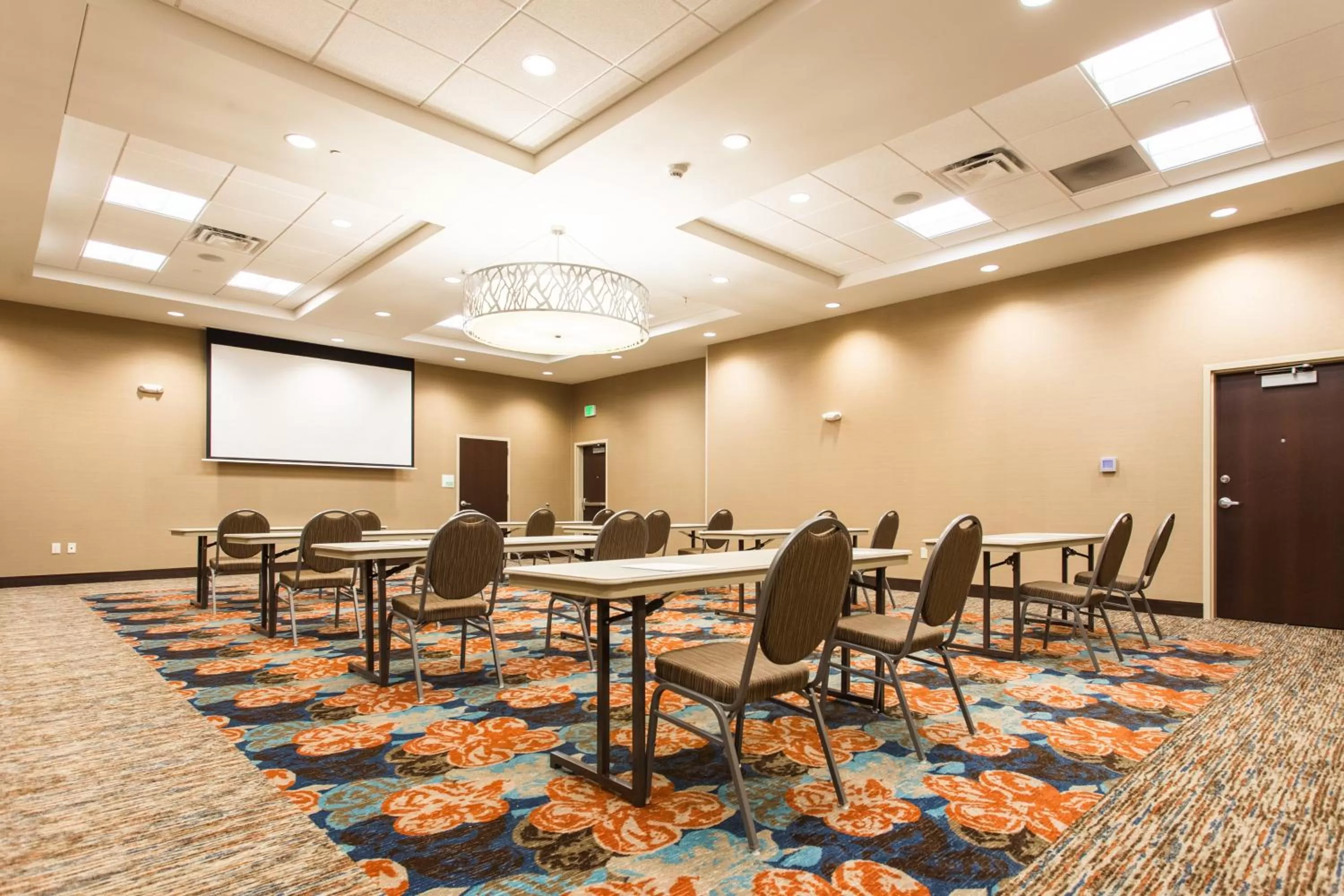 Meeting/conference room in Holiday Inn Hotel & Suites Chattanooga by IHG