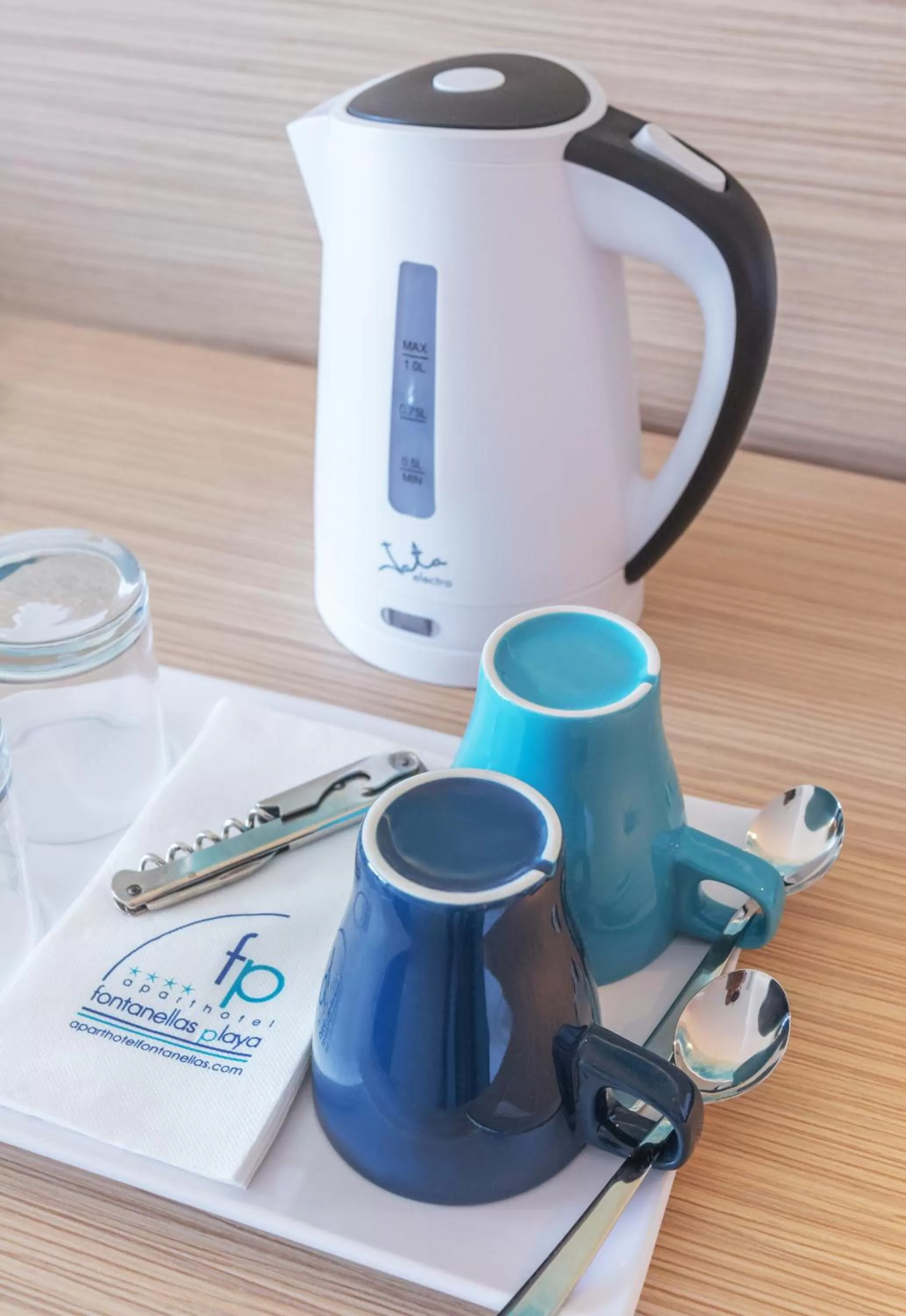 Coffee/tea facilities in Aparthotel Fontanellas Playa