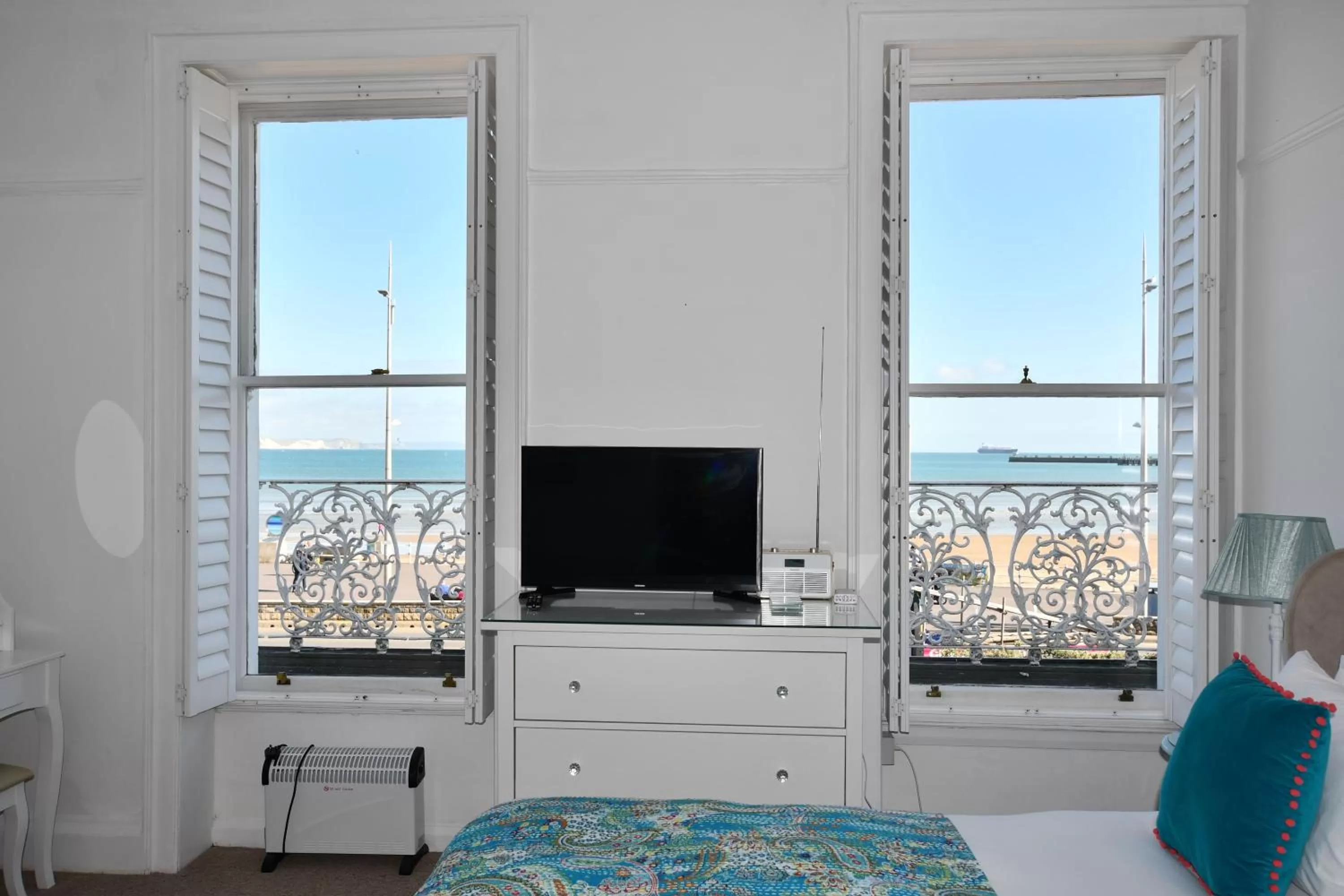 Sea view, Bed in No. 98 Boutique Hotel