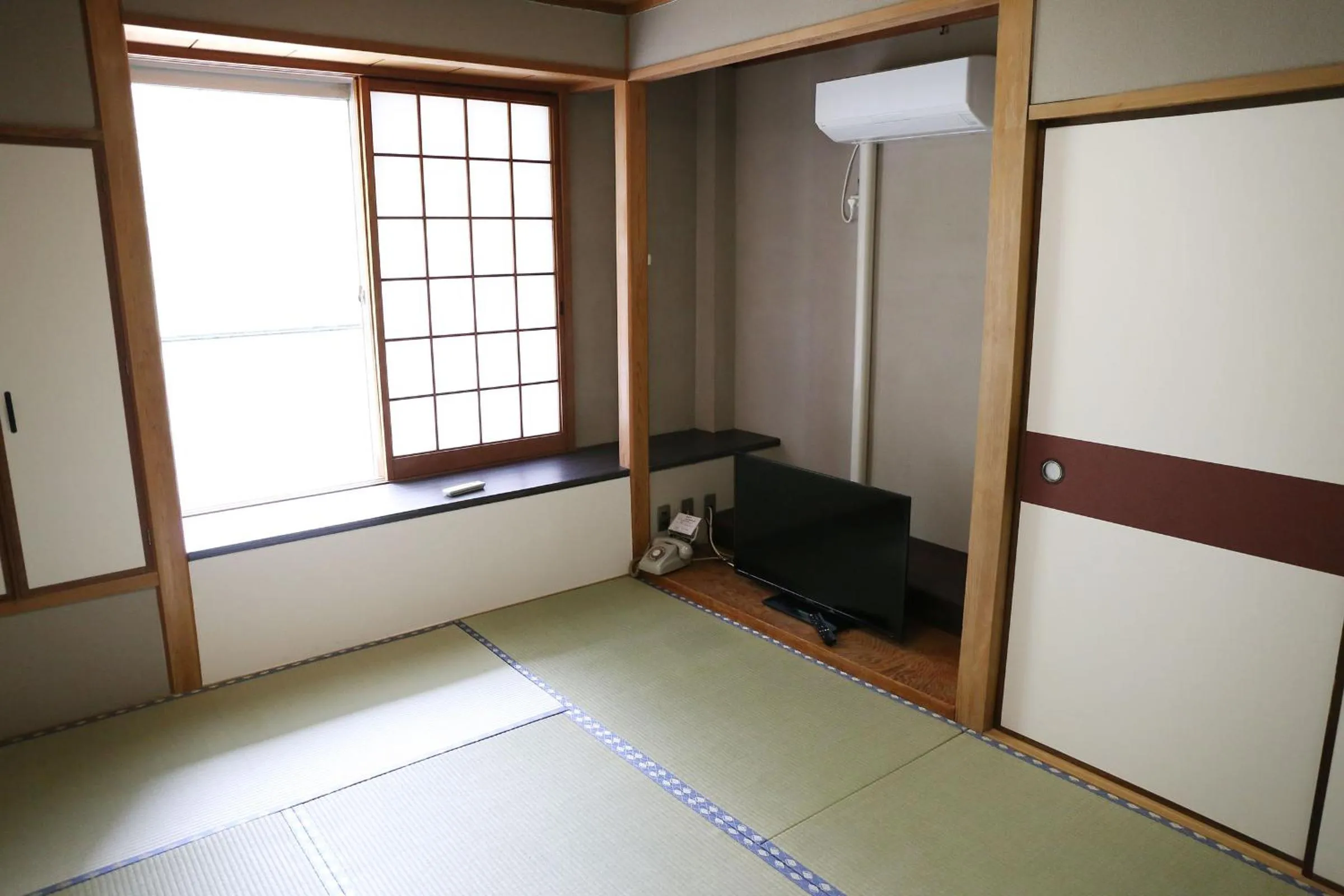 TV and multimedia in Wakayama Kada Onsen Kada Kaigetsu (ex. Azumaya Seaside Hotel)