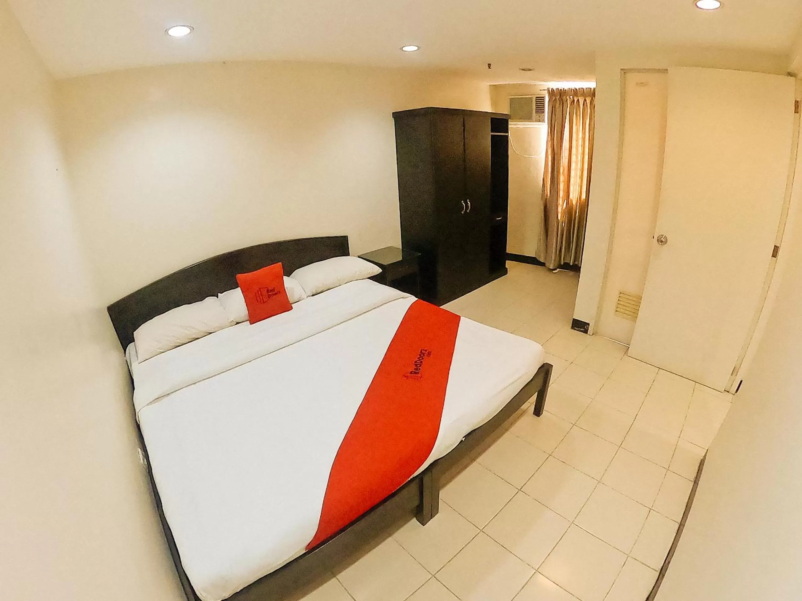 Two-Bedroom Suite in RedDoorz Plus @ Mabolo Cebu