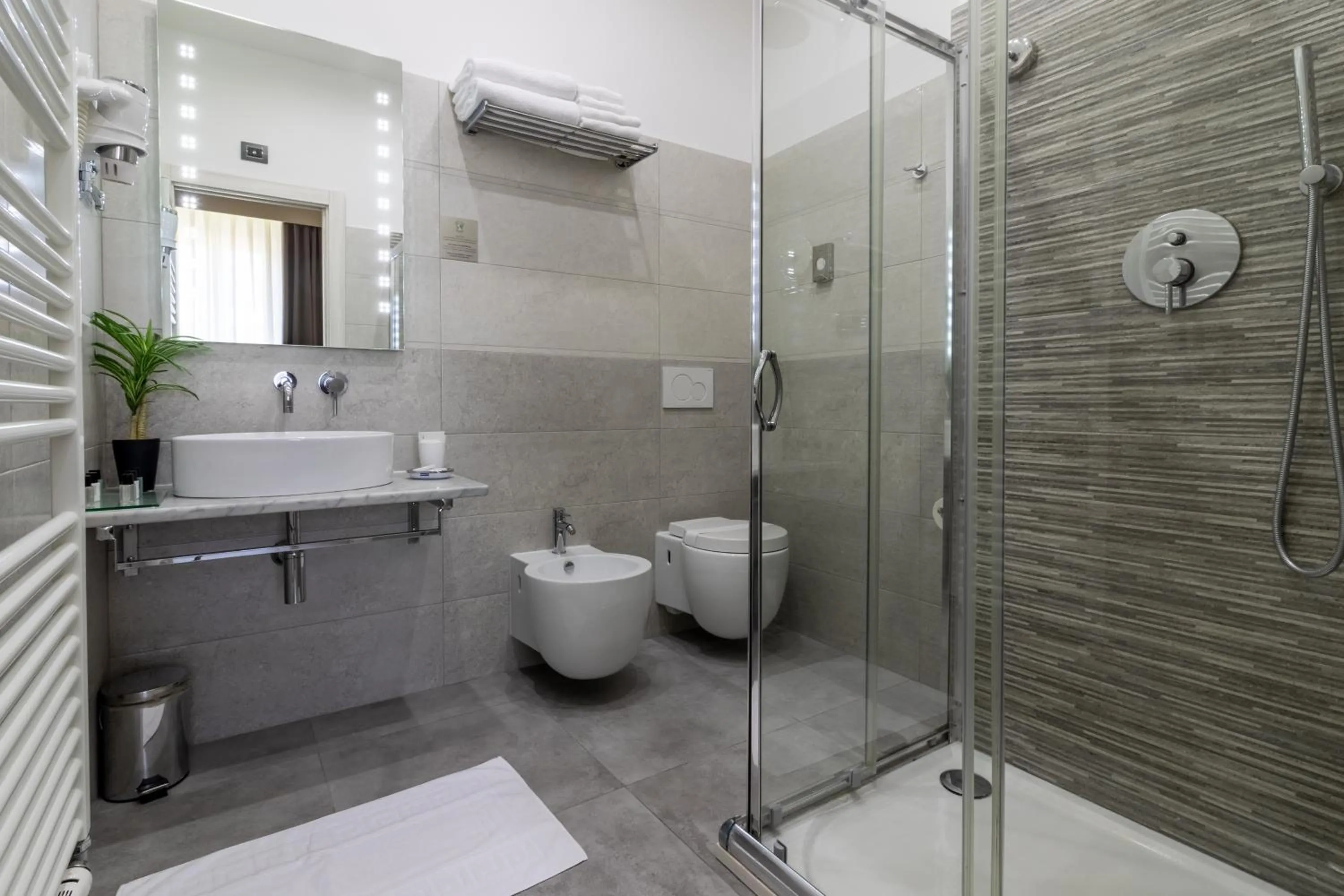 Shower in Cinque Terre Gateway