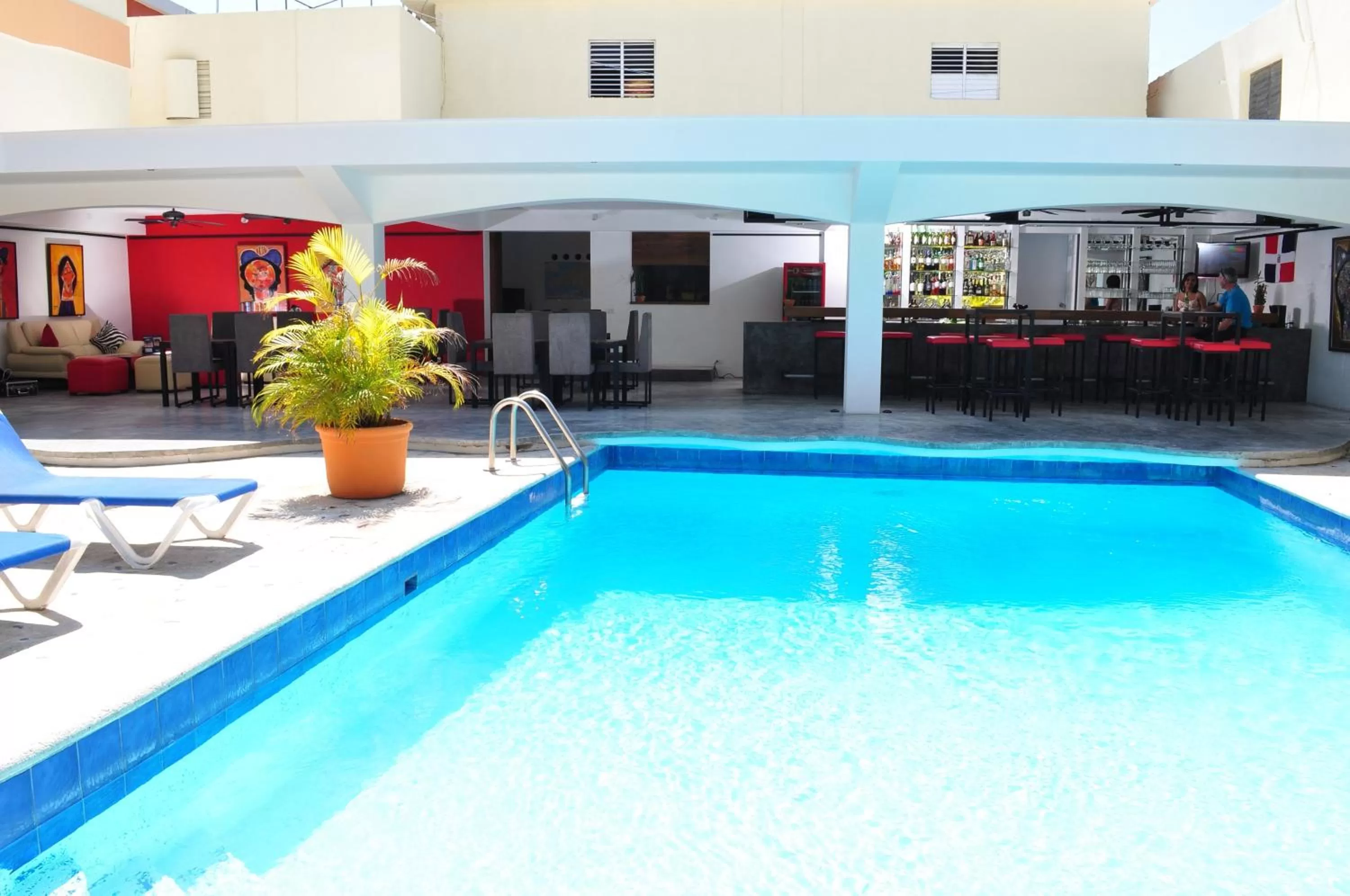 Facade/entrance, Swimming Pool in Hotel Las Palmeras