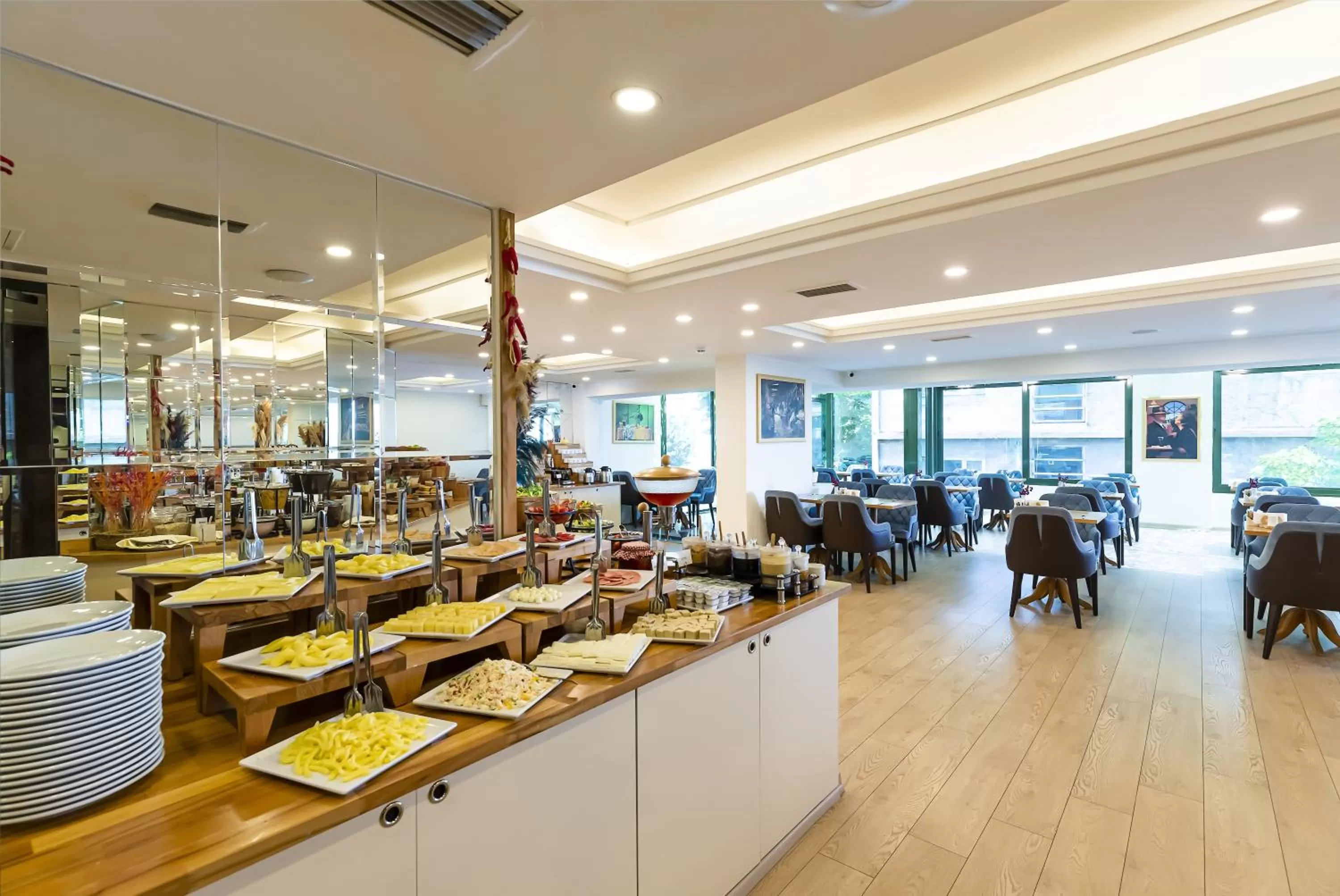 Food and drinks in Marble Hotel