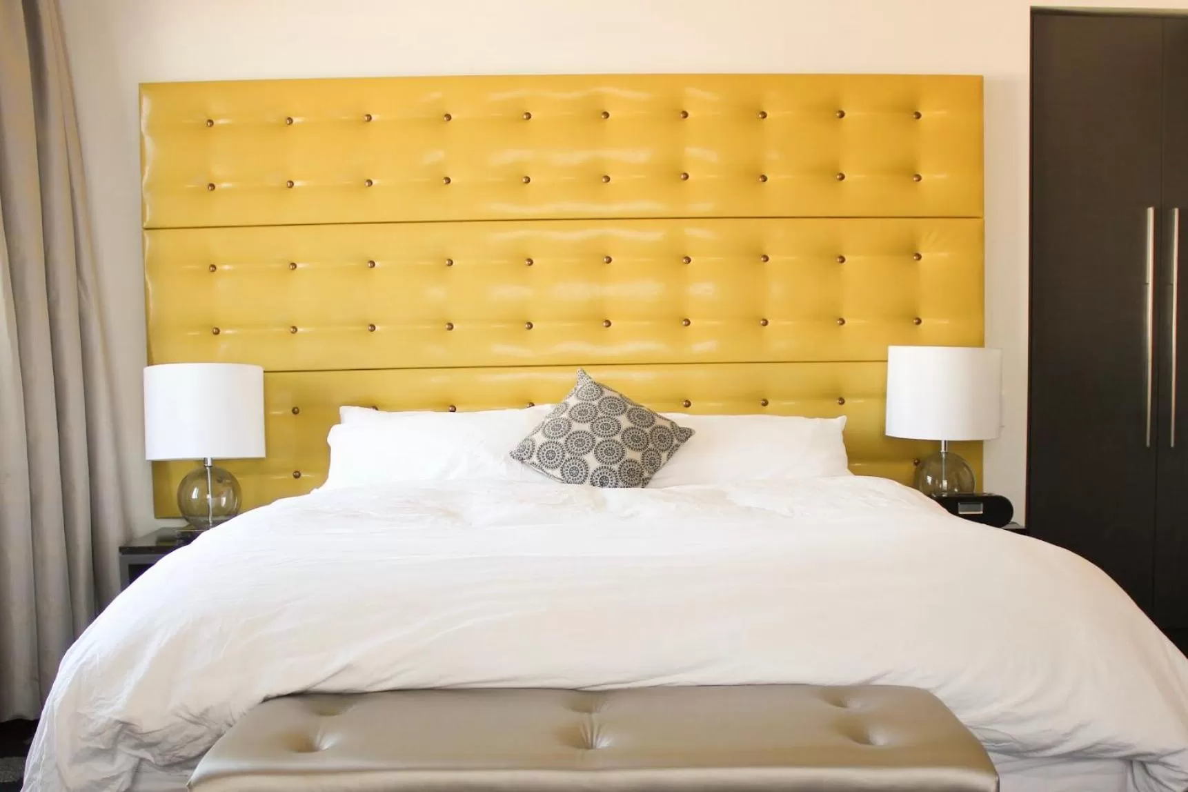 Deluxe King Room in Padre Hotel