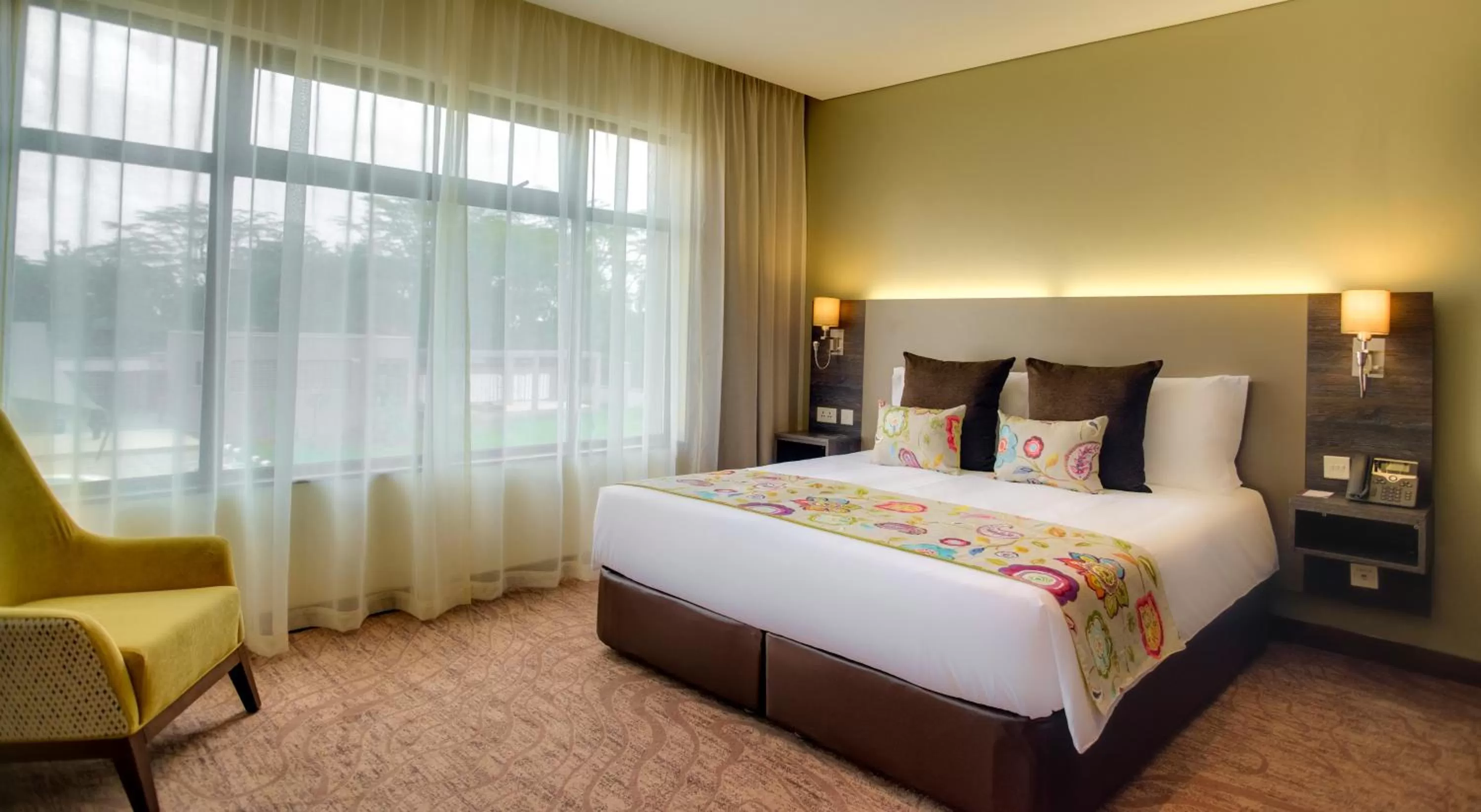 Photo of the whole room, Bed in Tamarind Tree Hotel