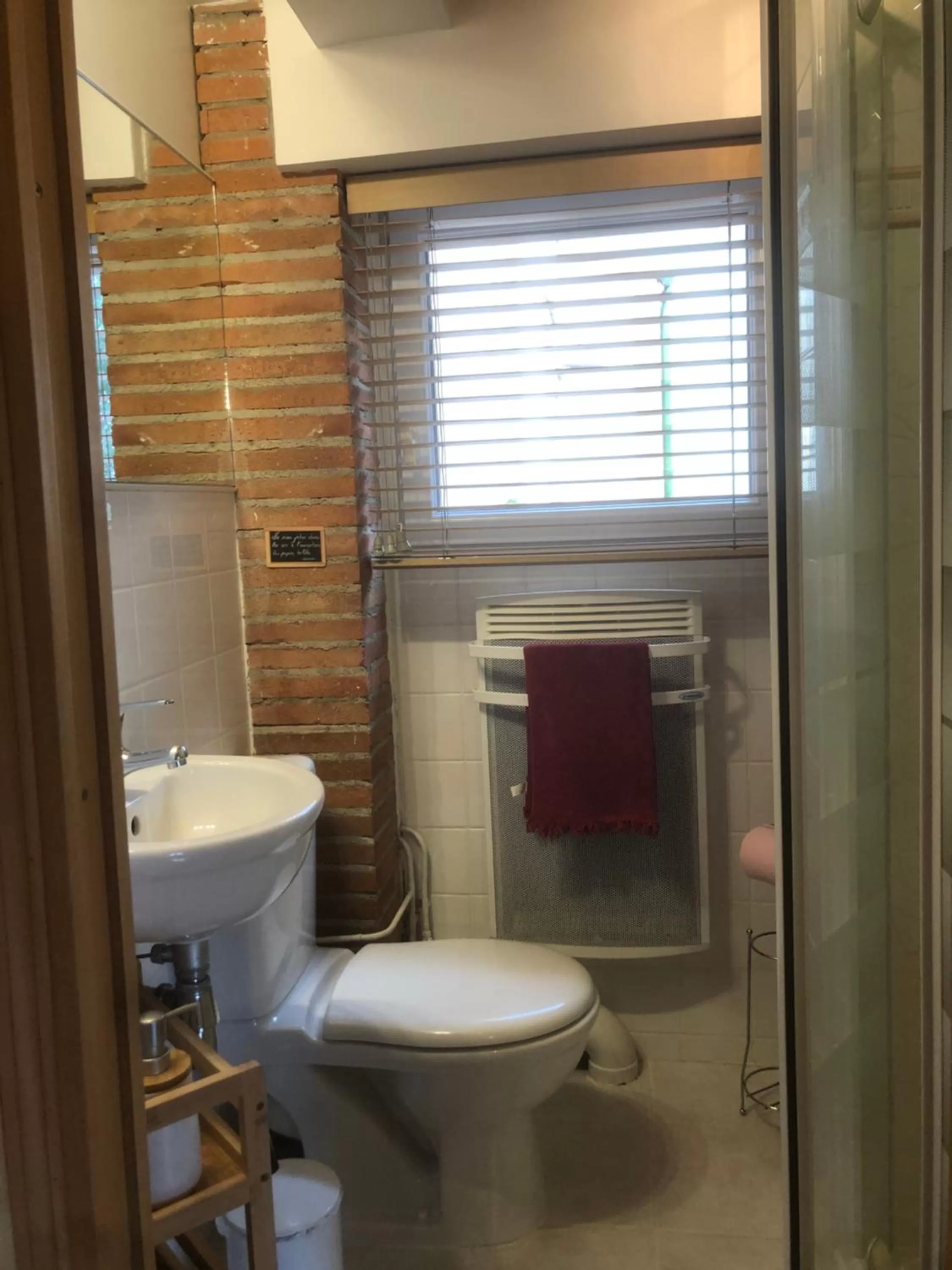 Shower, Bathroom in MAS TRAMONTANE chambres d'hôtes avec parc arboré & piscine