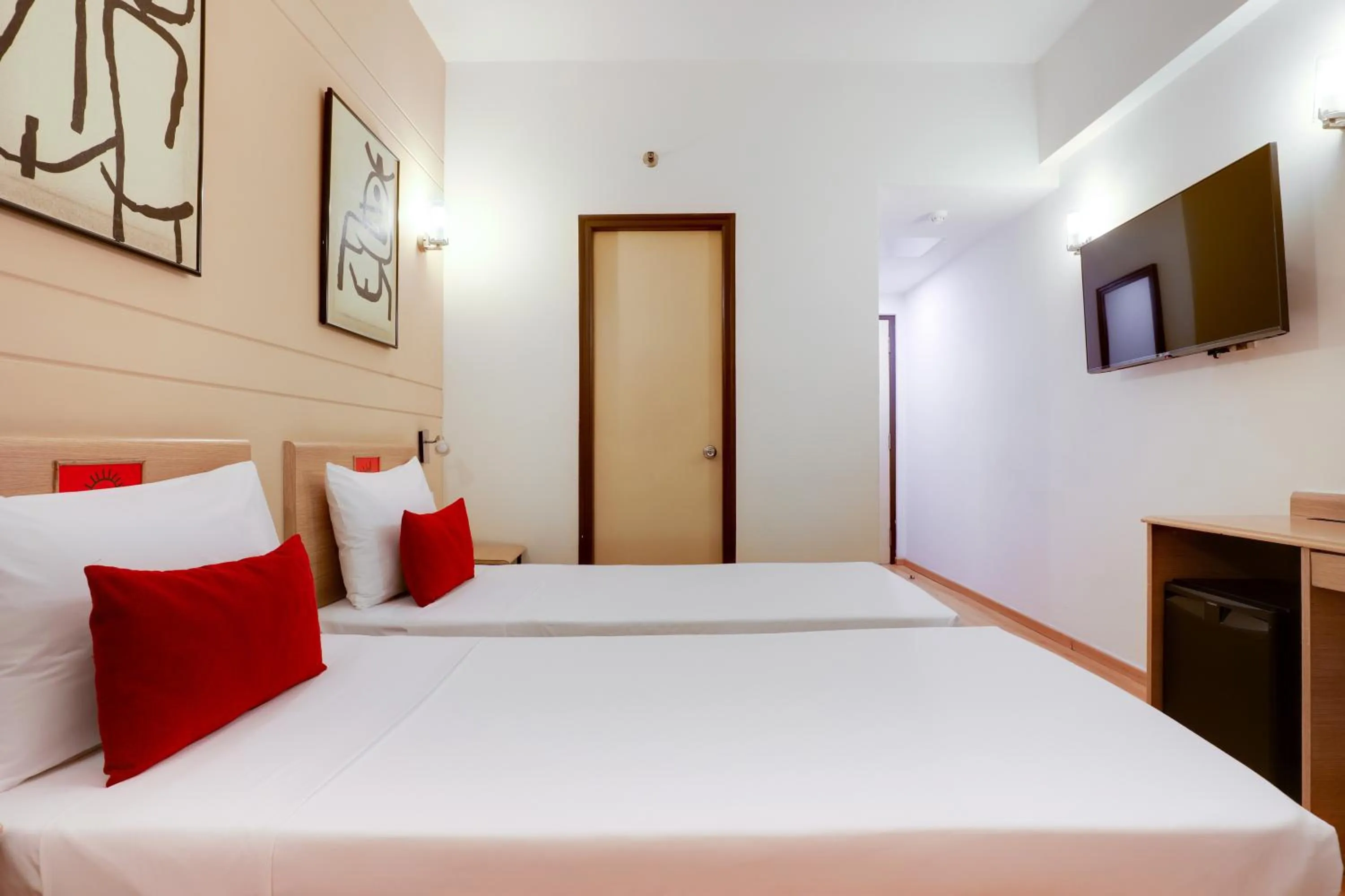 Bedroom, Bed in Red Fox by Lemon Tree Hotels, East Delhi