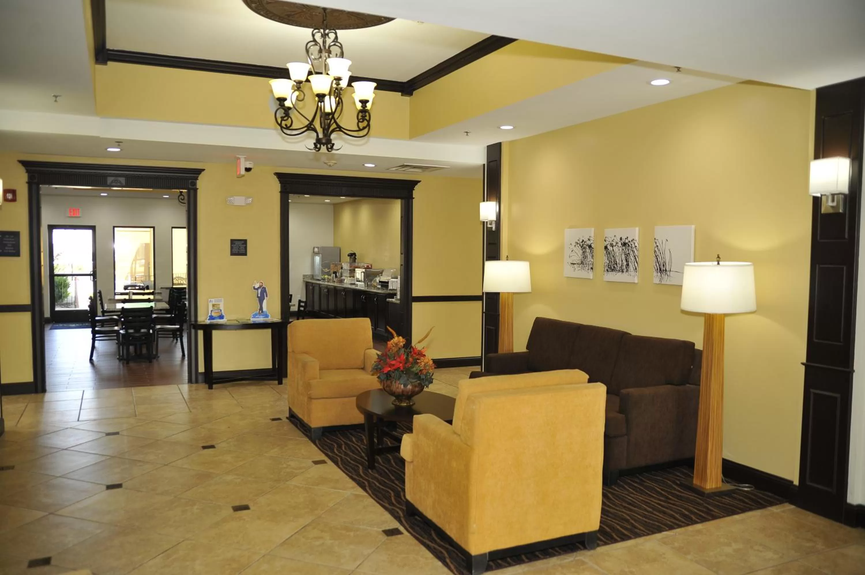 Lobby or reception in Wingate by Wyndham Bowling Green