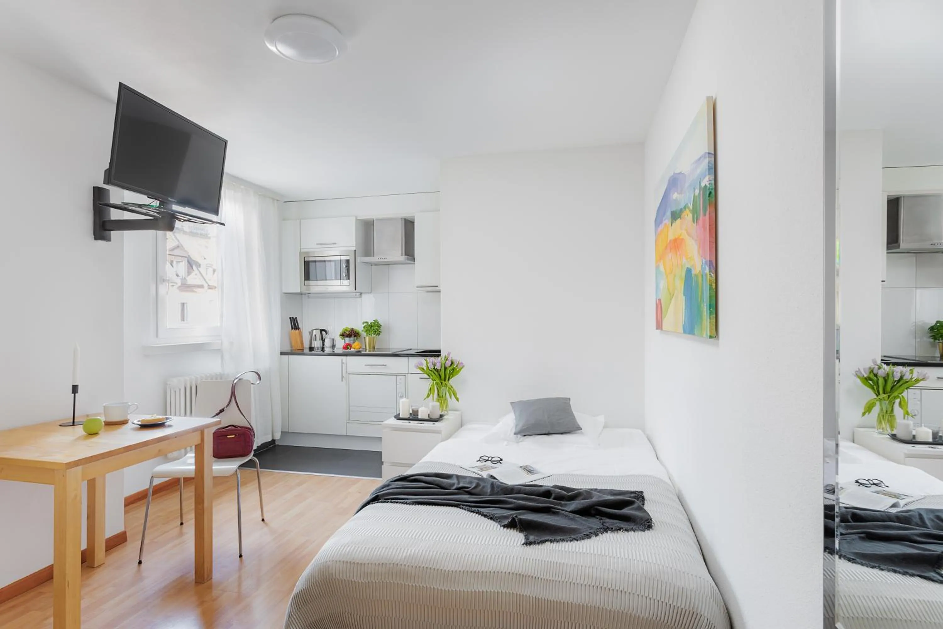 Photo of the whole room in Swiss Star Zurich Sihlfeld - Self Check-In