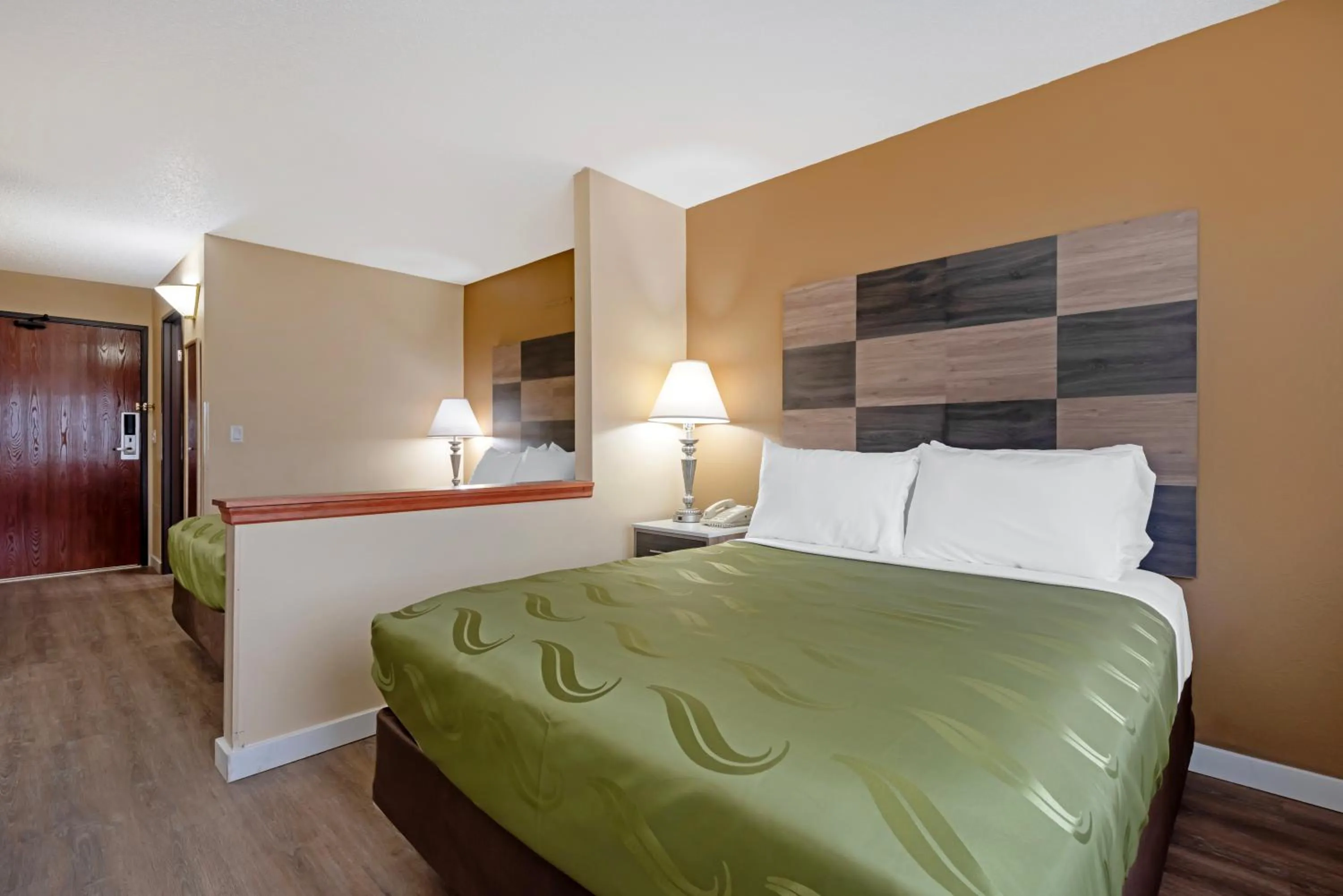 Bed in Quality Inn Bemidji