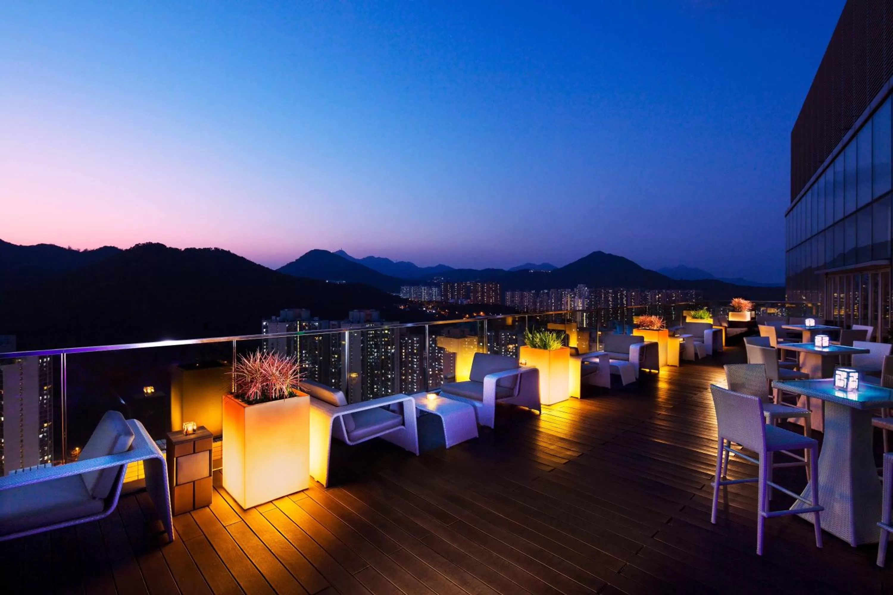 Restaurant/places to eat in Crowne Plaza Hong Kong Kowloon East by IHG