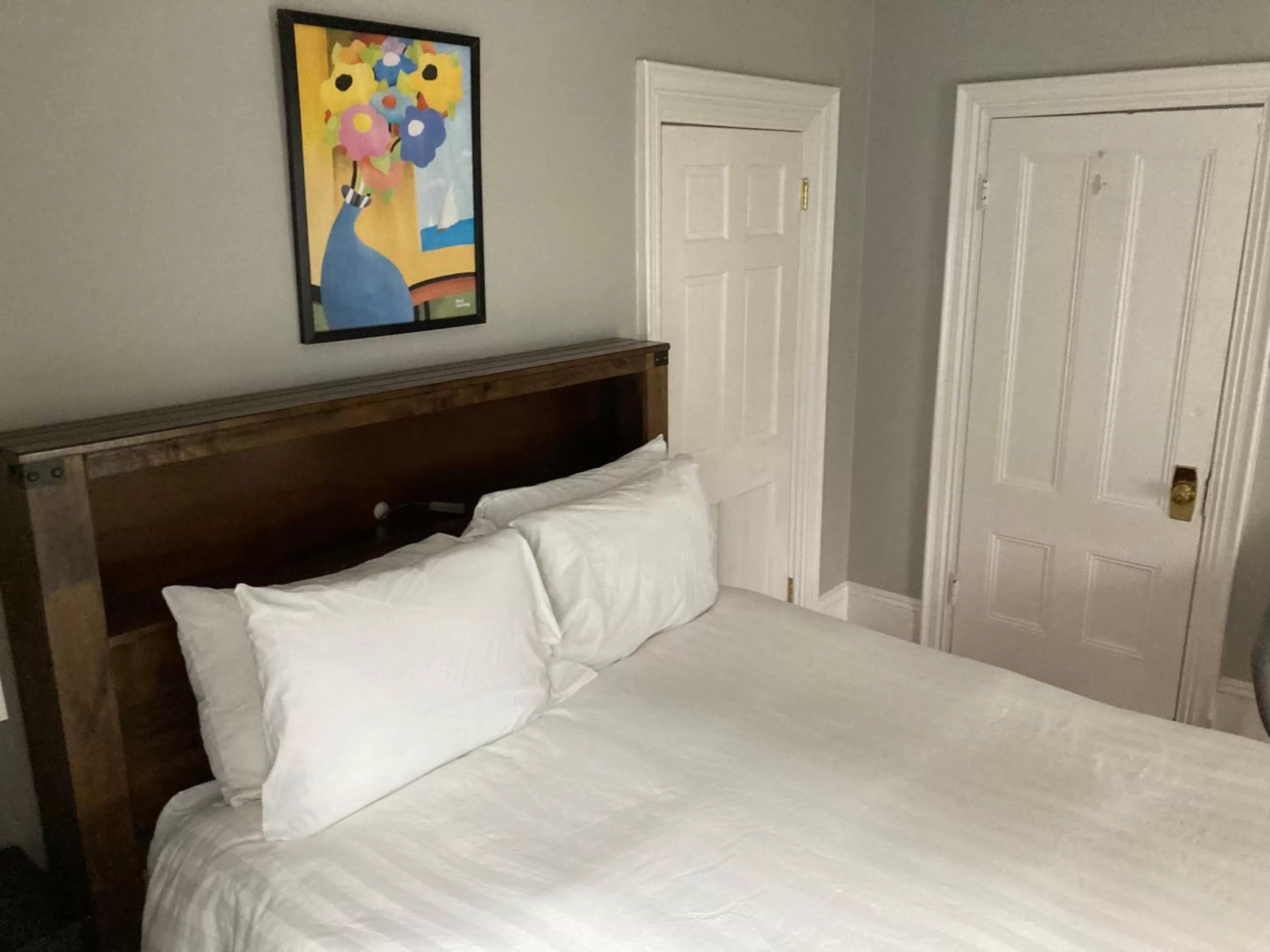 Bedroom, Bed in Prince Albert Guest House, Provincetown