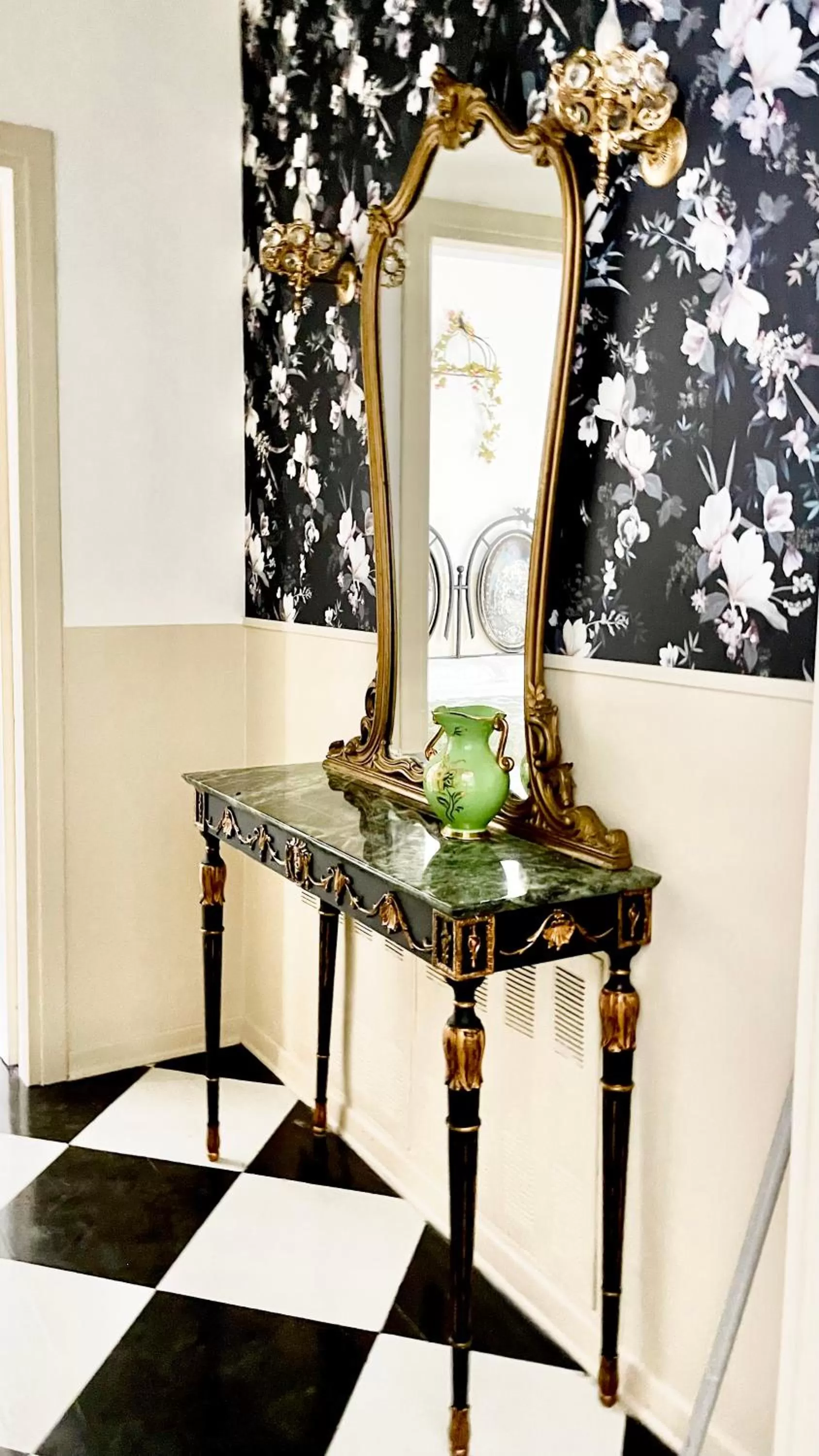 Decorative detail in Mapepa Village apartments