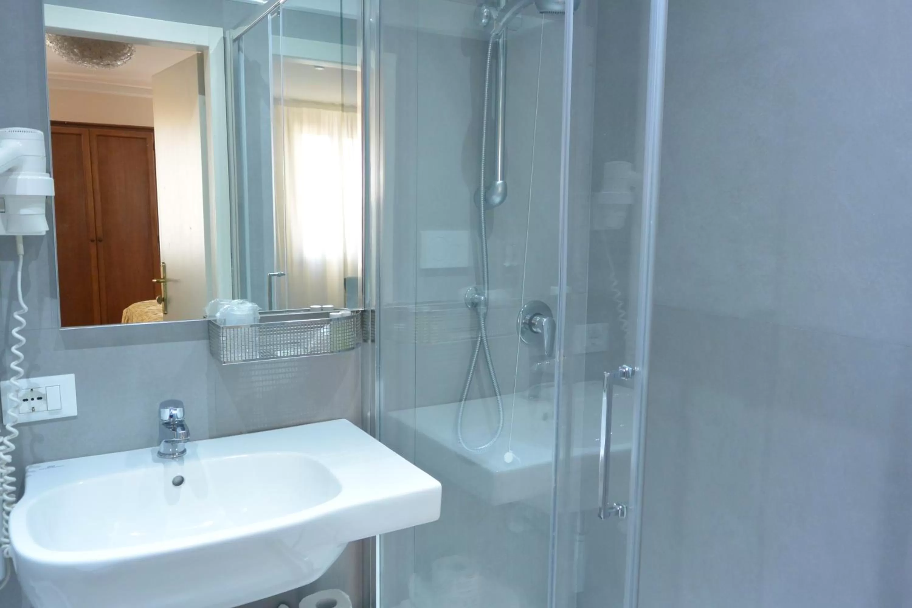 Bathroom in Hotel San Zulian