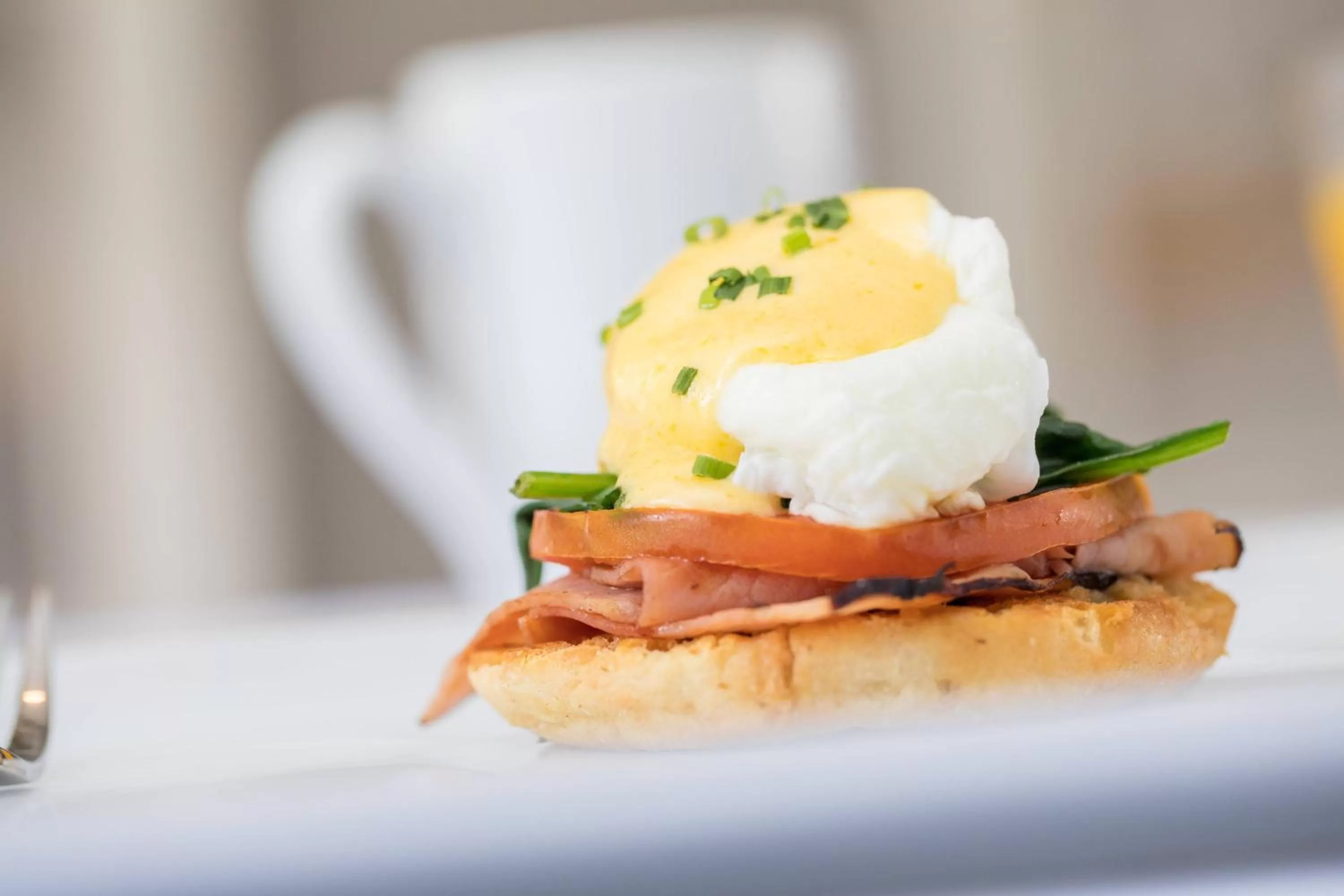 Restaurant/places to eat in Castle Hotel, Autograph Collection