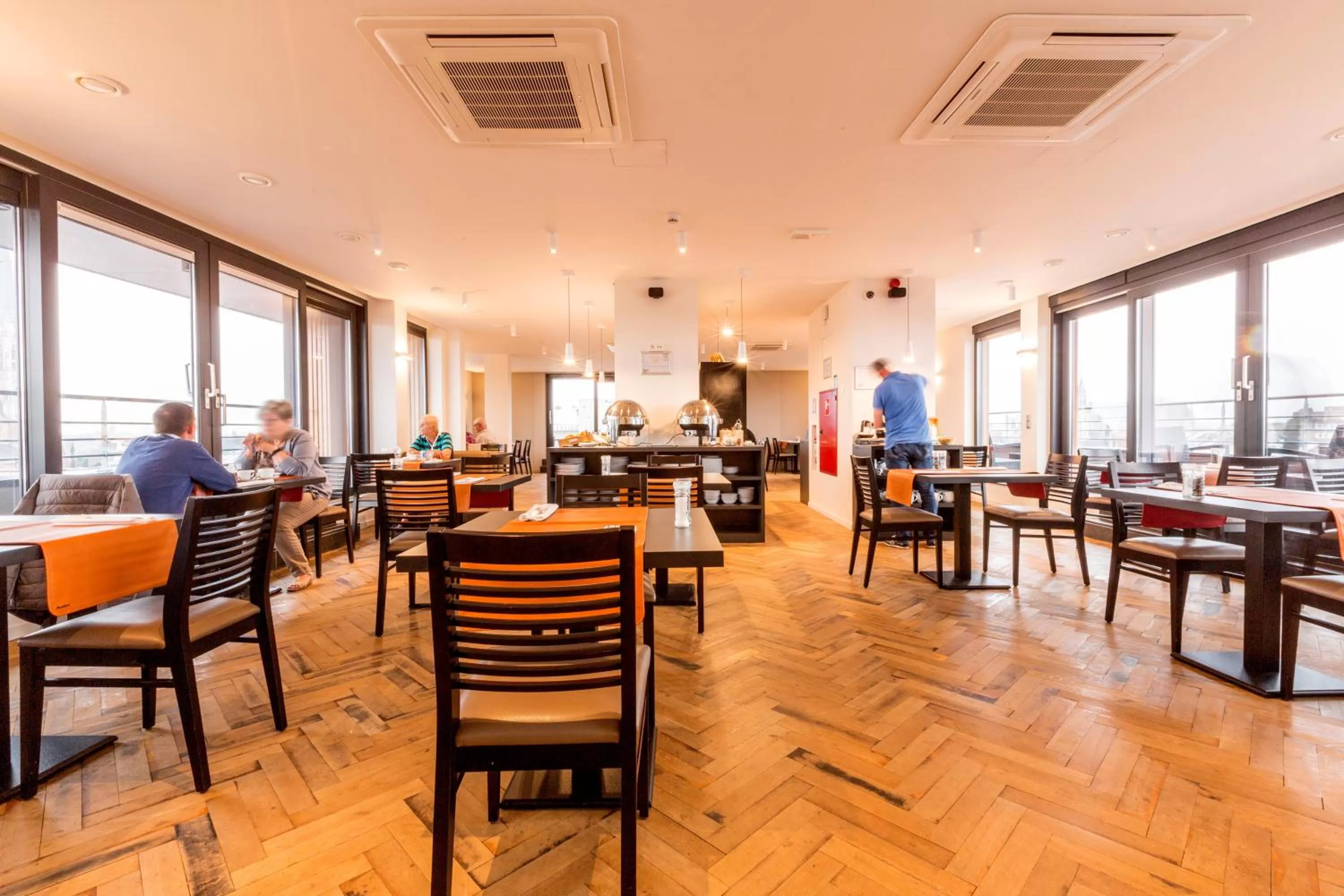 Restaurant/places to eat in Tower Hotel Aalst