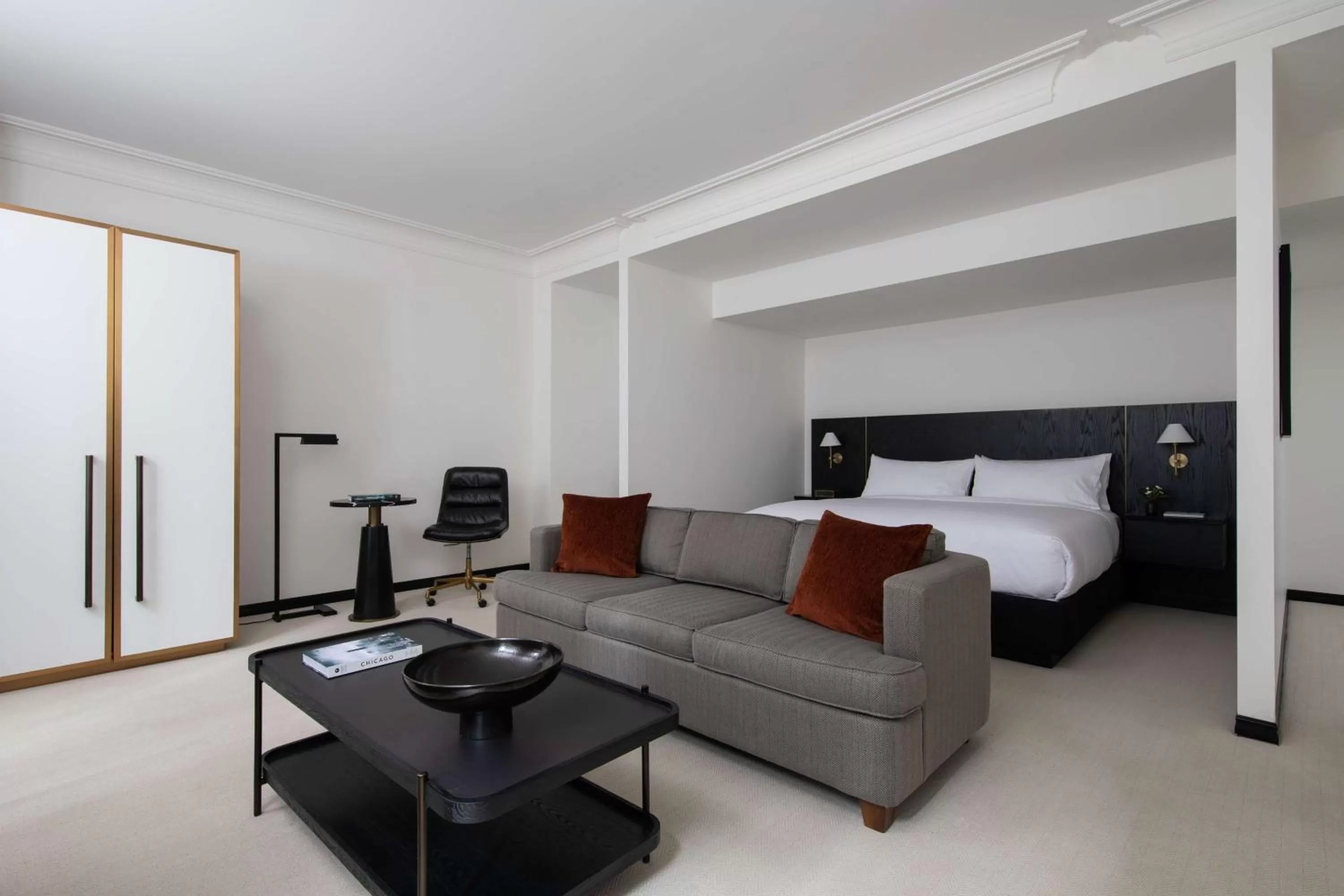 Bedroom, Bed in Pendry Chicago