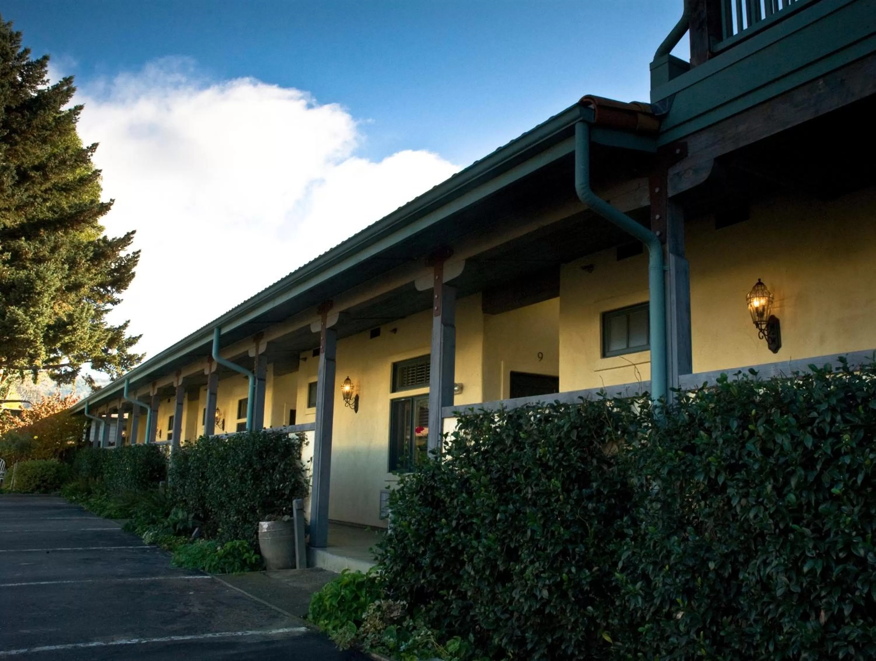 Facade/entrance in Sonoma Creek Inn