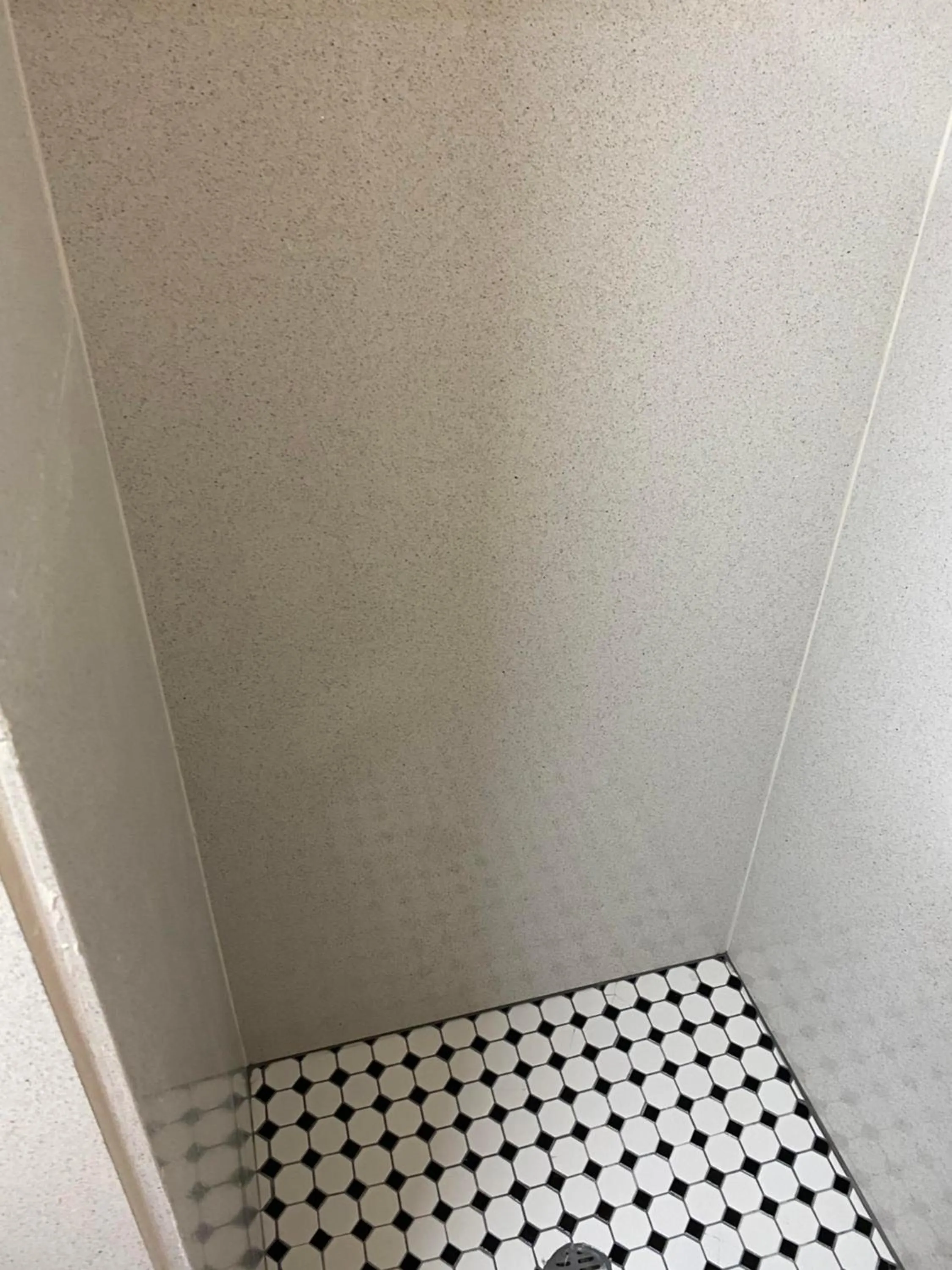 Shower in Budget Inn