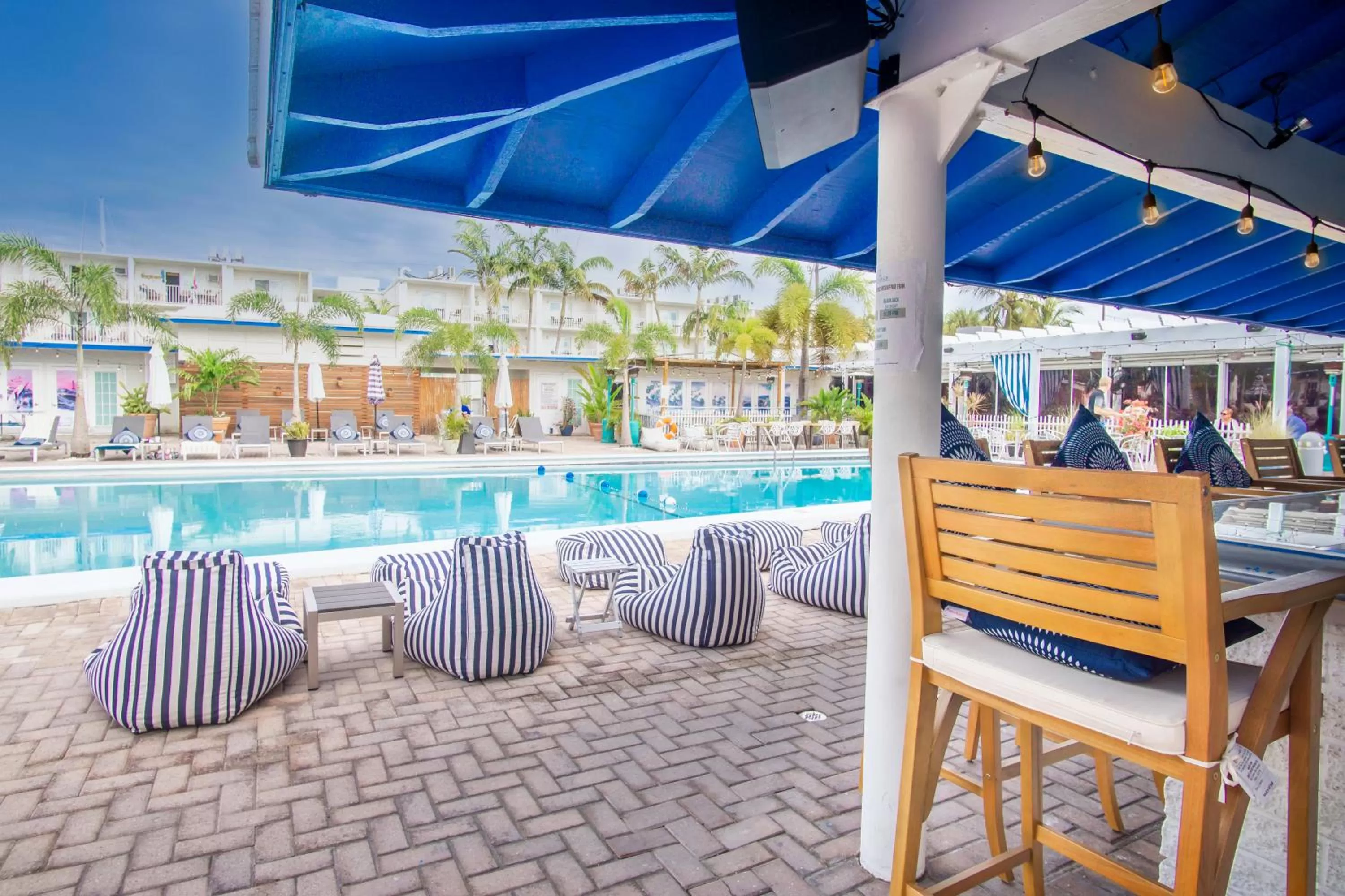 Swimming pool in Skipjack Resort & Marina