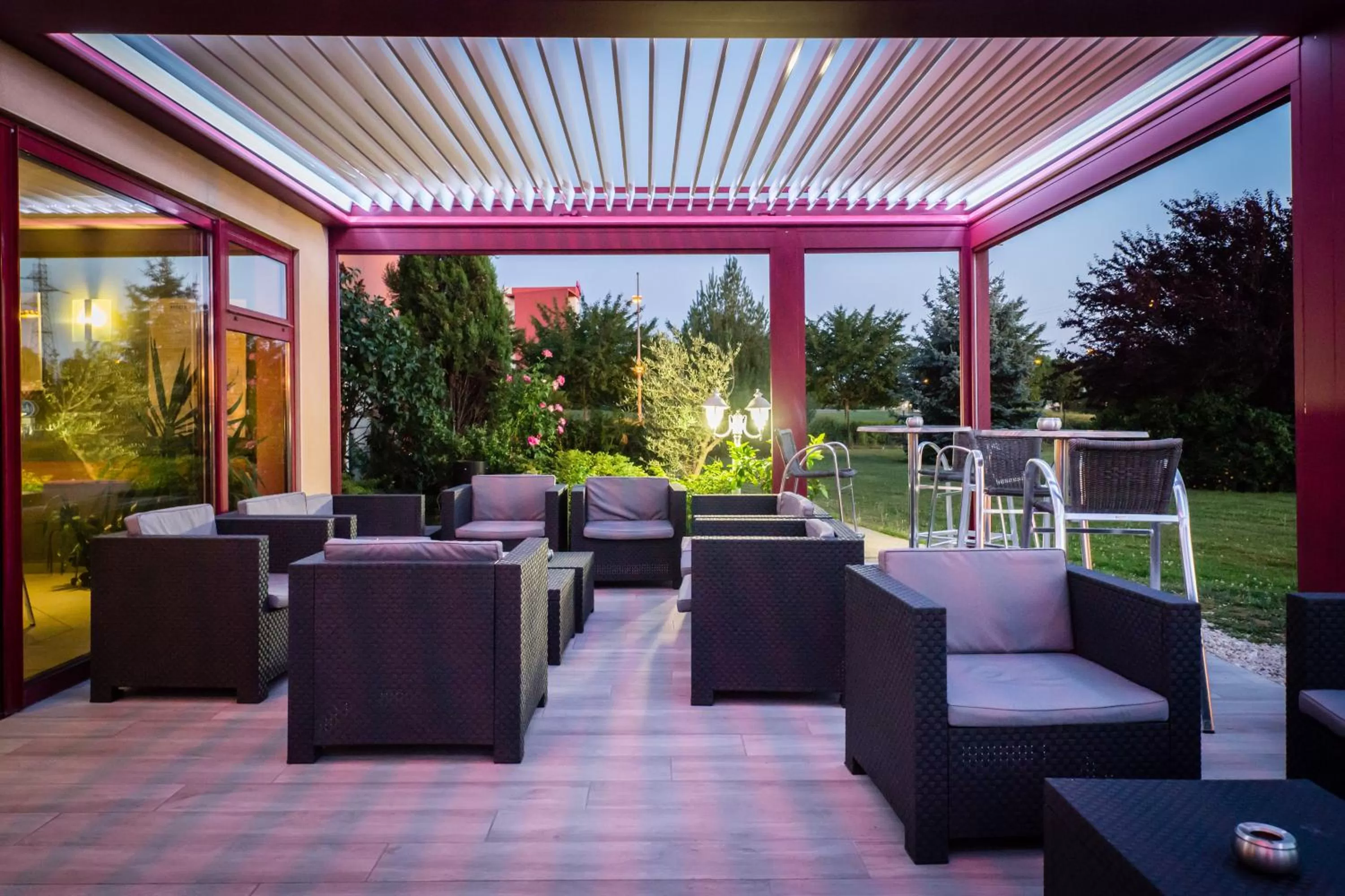 Patio in Hotel Ambotel