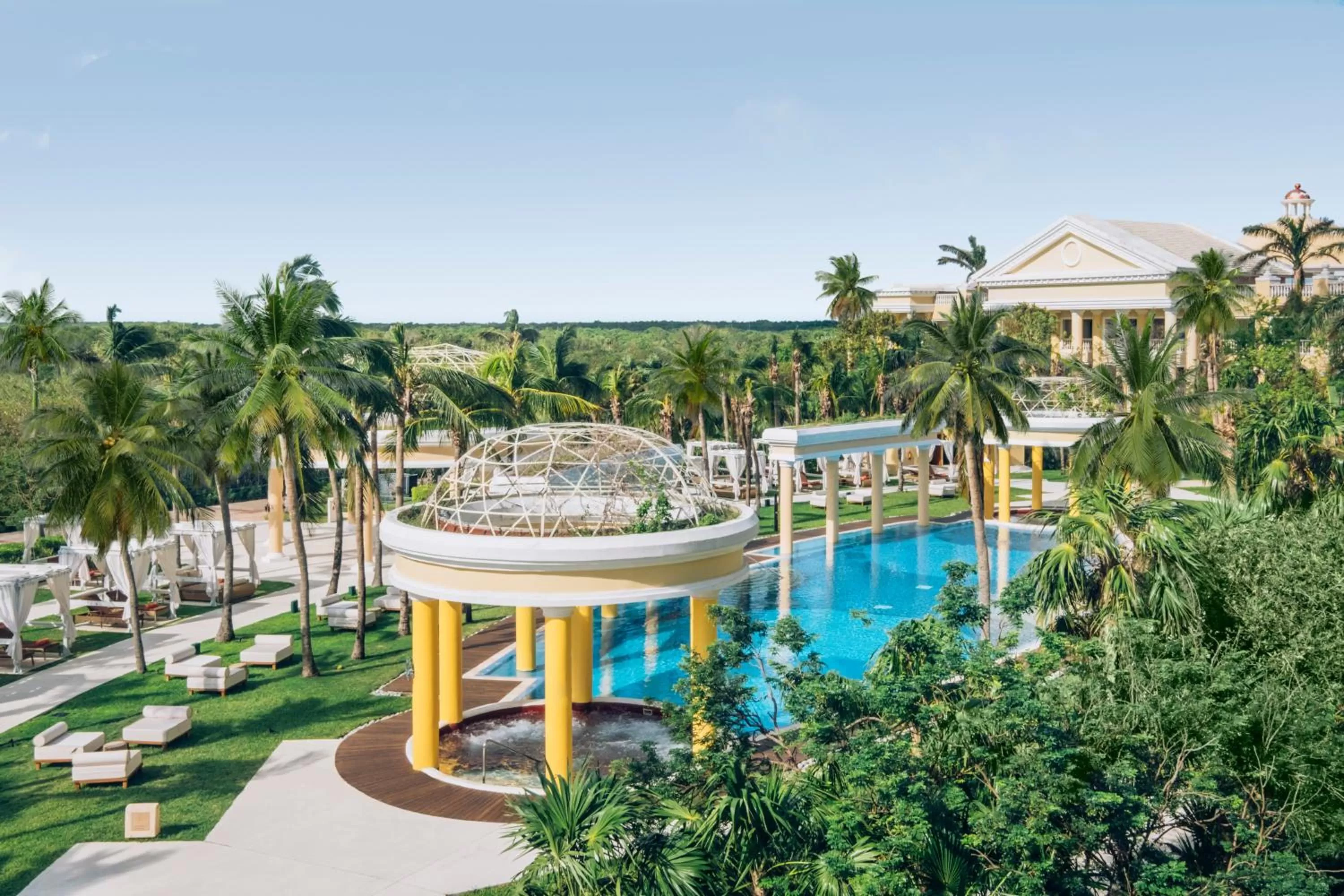 Pool view in JOIA Paraiso by Iberostar - Adults Only All Inclusive Resort