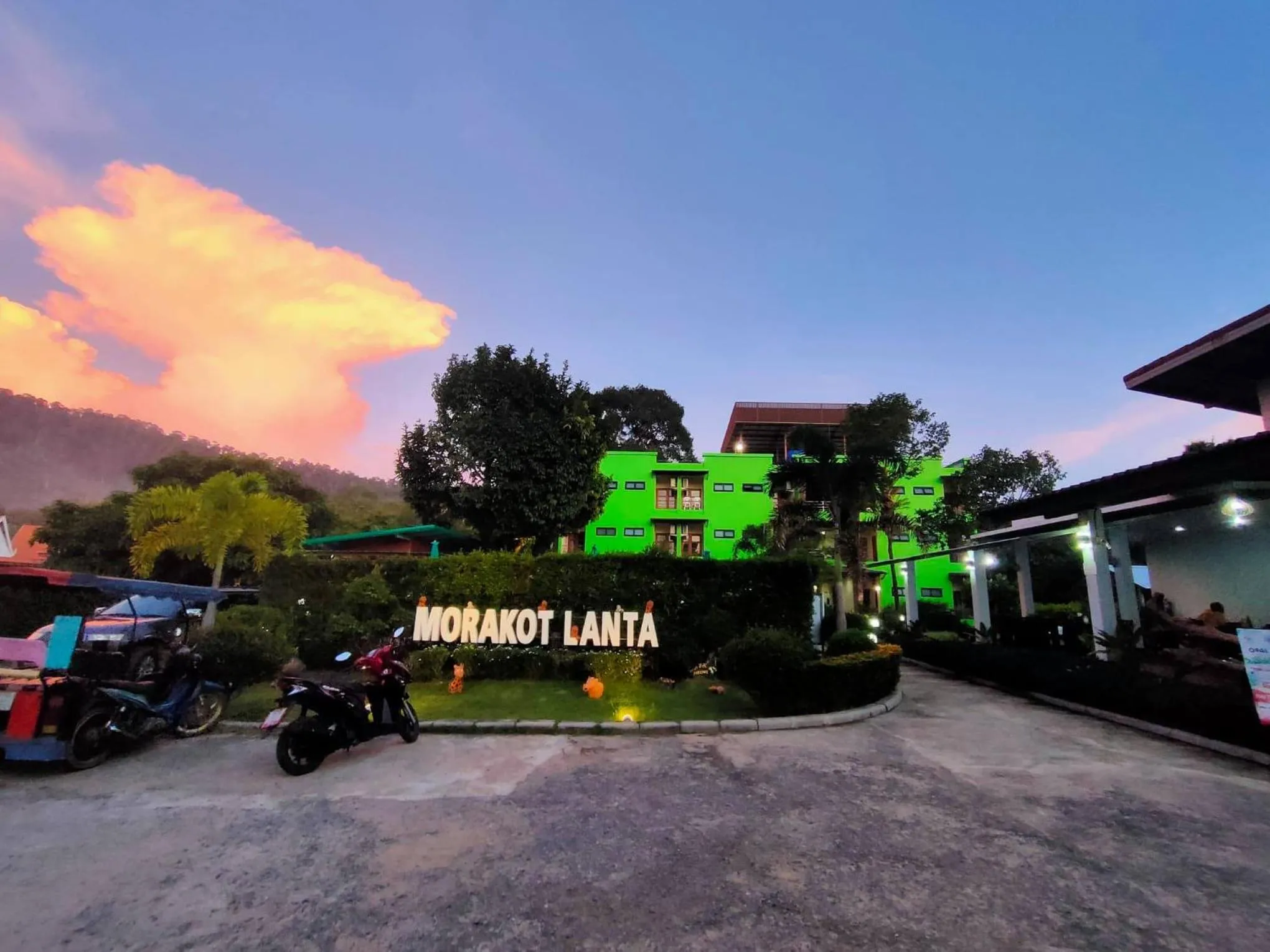 Morakot Lanta Resort