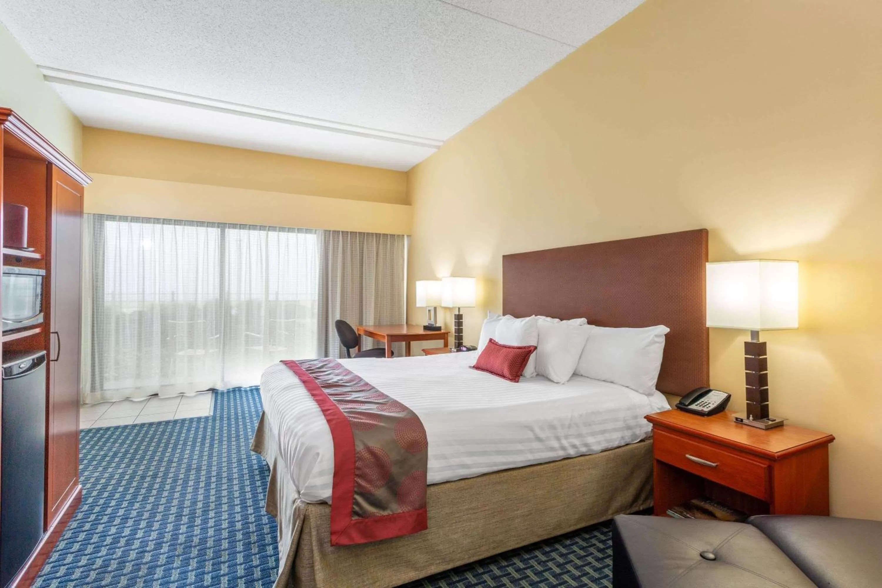 Photo of the whole room, Bed in Ramada Plaza by Wyndham Virginia Beach Oceanfront