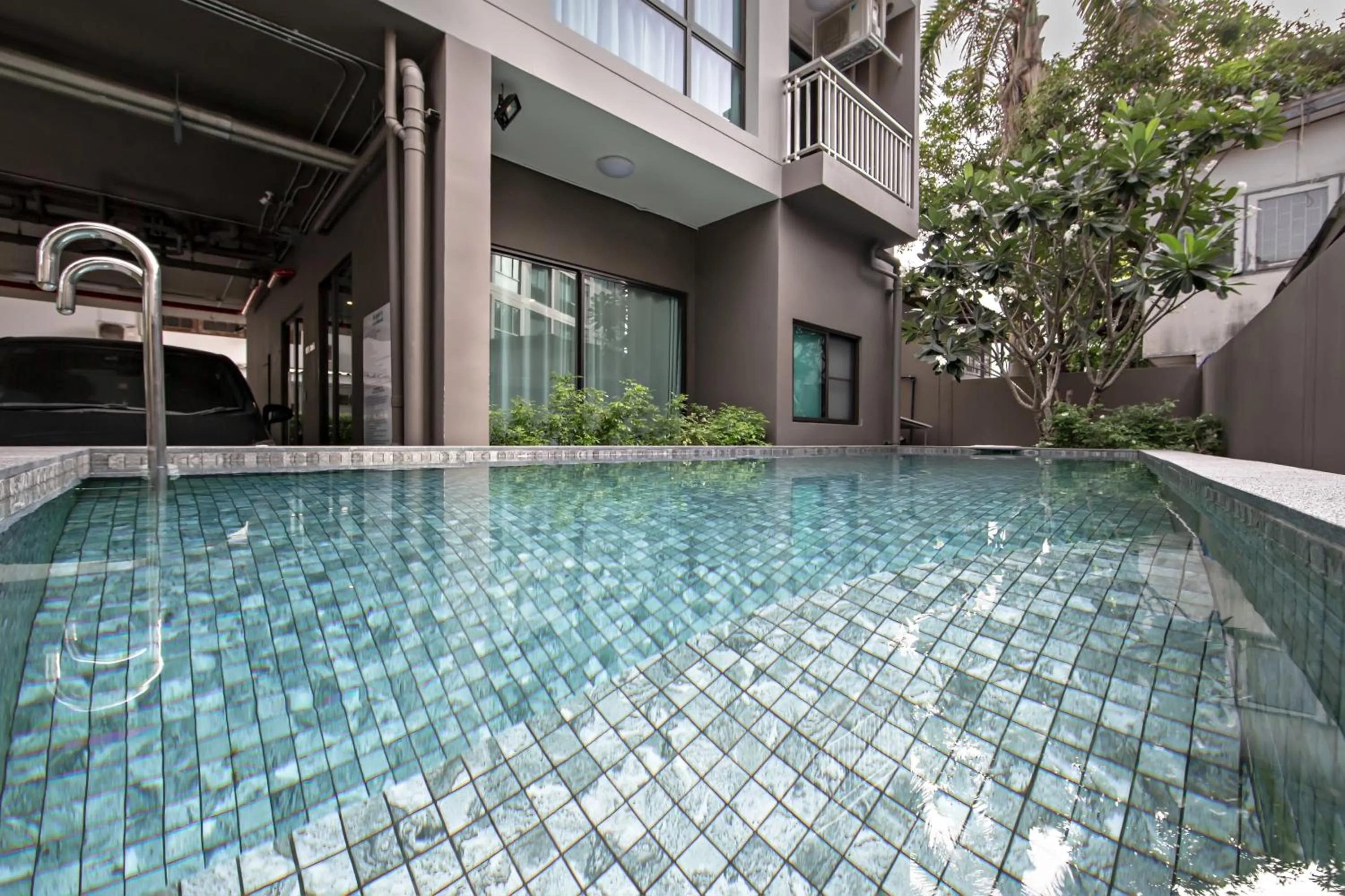 Swimming pool in Like Sukhumvit 22
