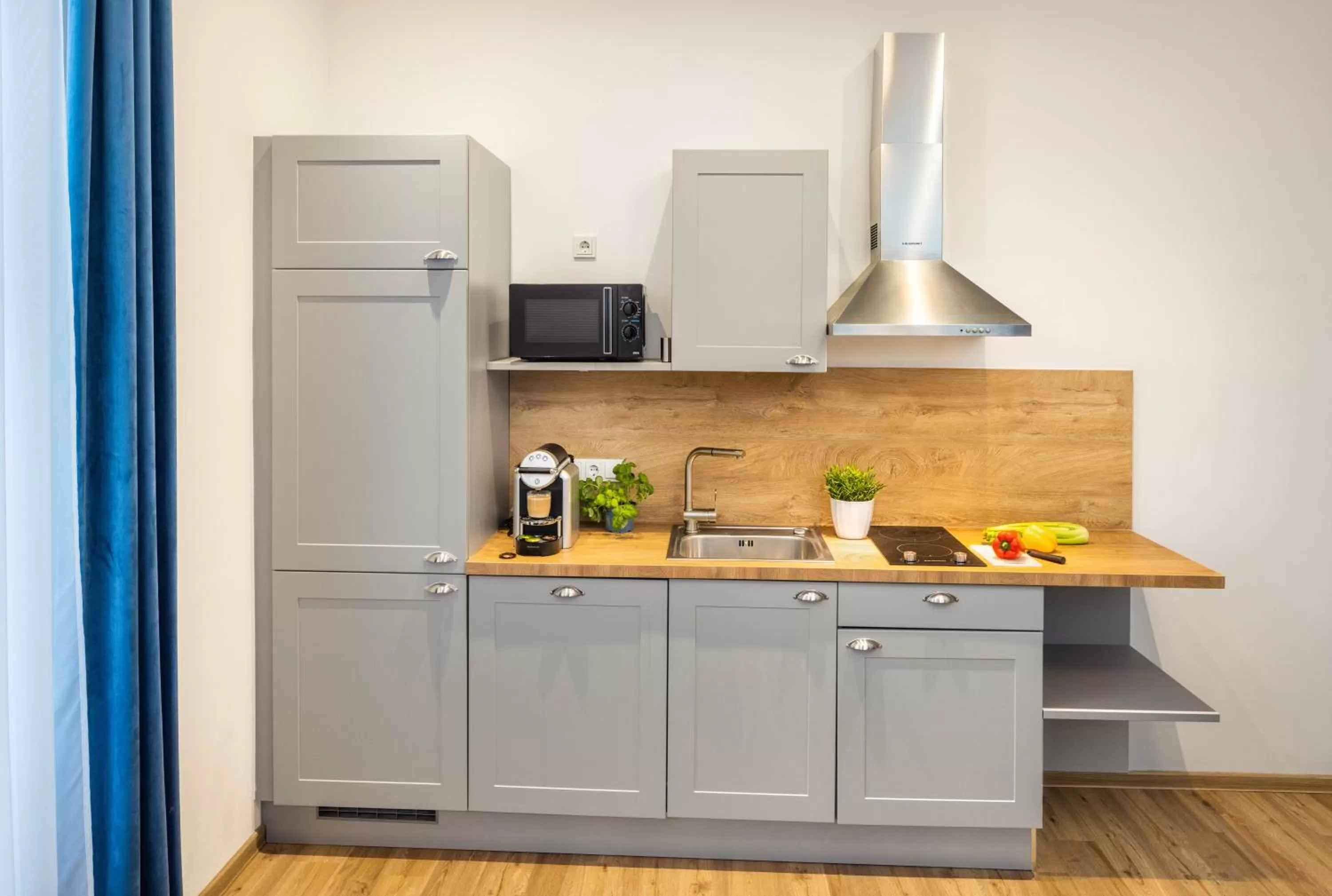 stove in Jimmy's Apartments Emerald