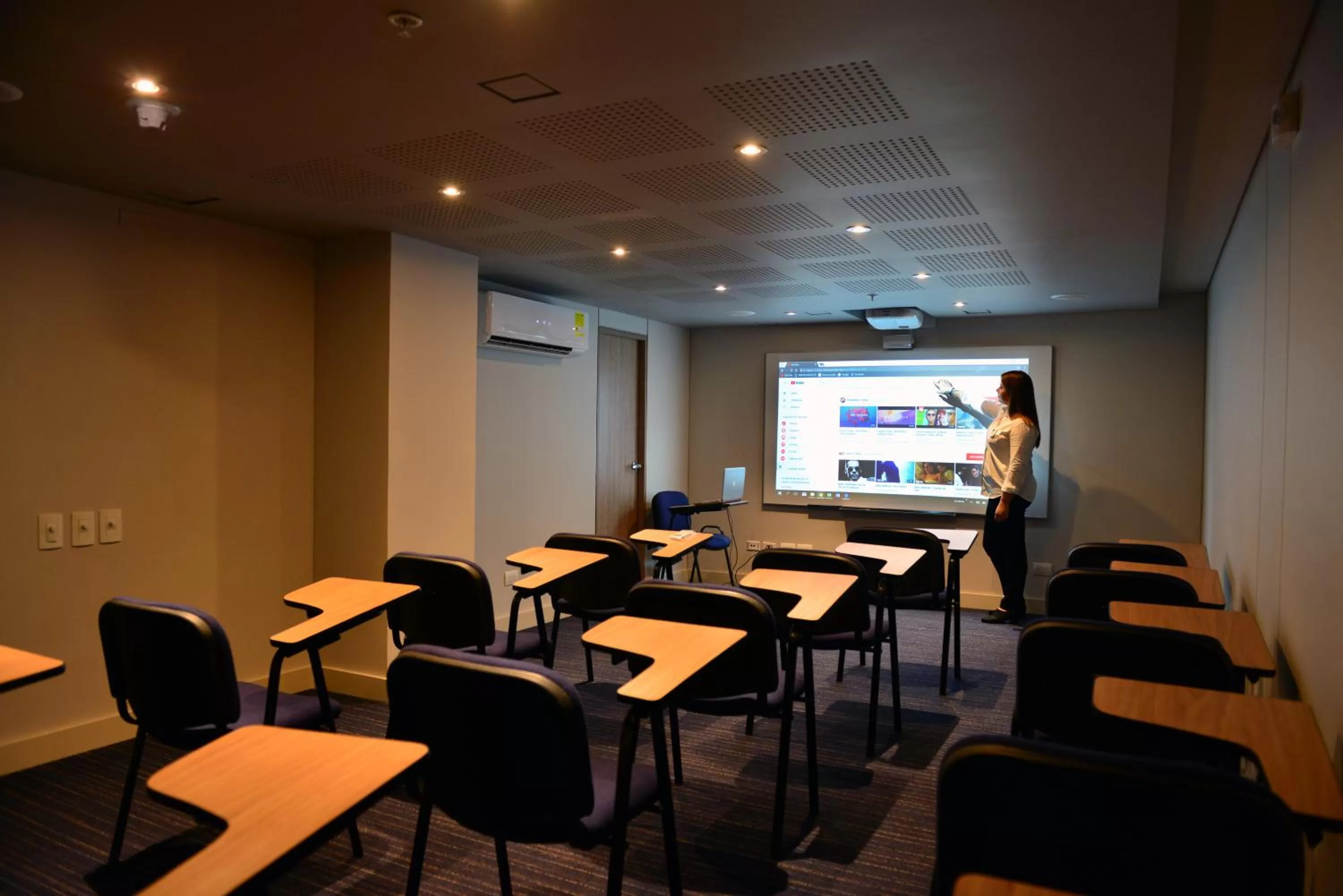 Seating area in Park V
