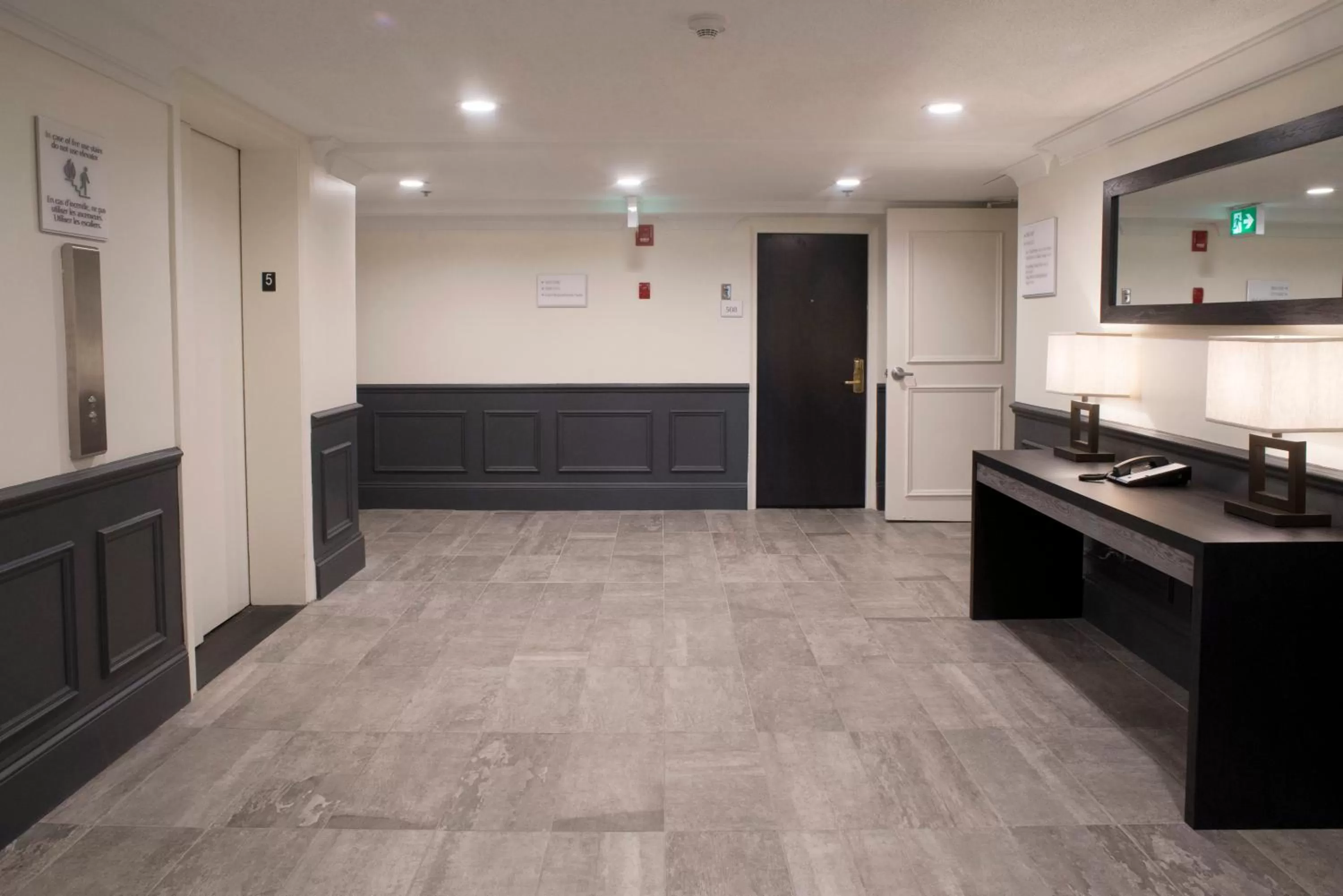 Lobby or reception in Crowne Plaza Fredericton Lord Beaverbrook by IHG