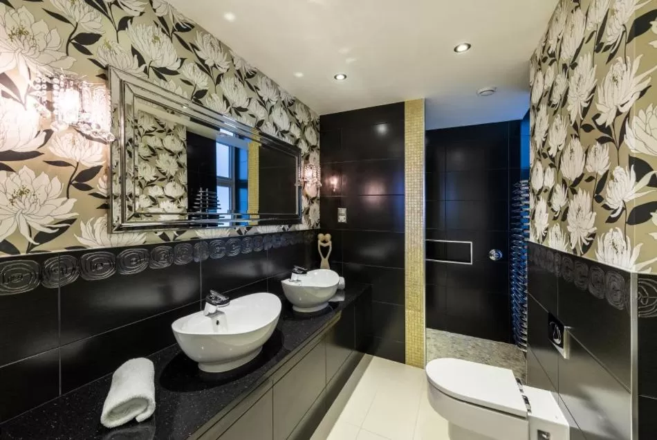 Bathroom in Applegarth Villa Hotel & Restaurant (Adult Only)