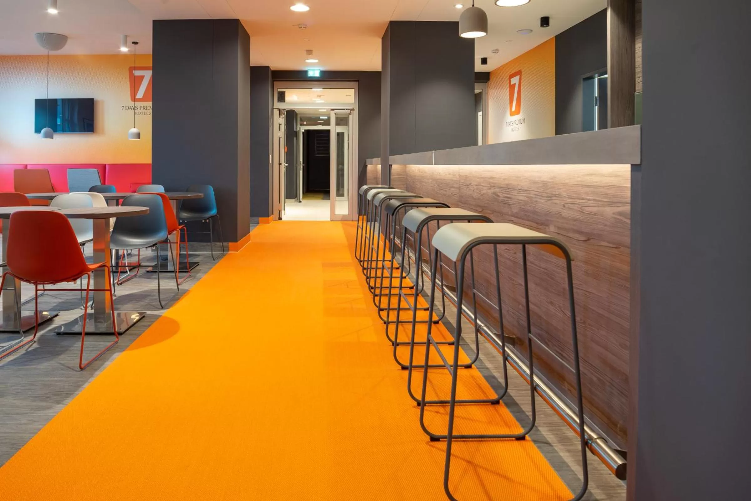 Lobby or reception in Campanile Vienna South