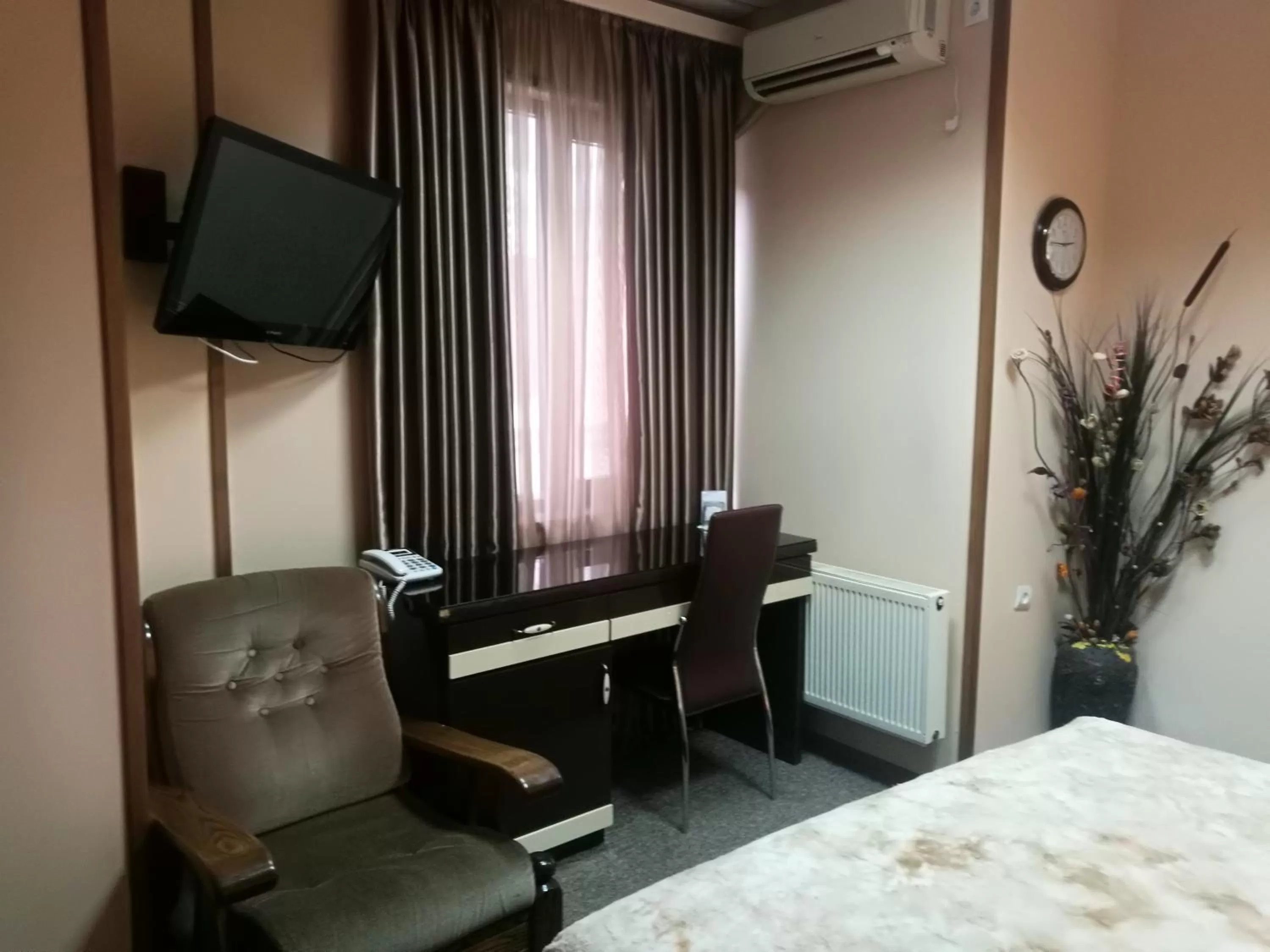 TV and multimedia, Bed in Hotel Diplomat