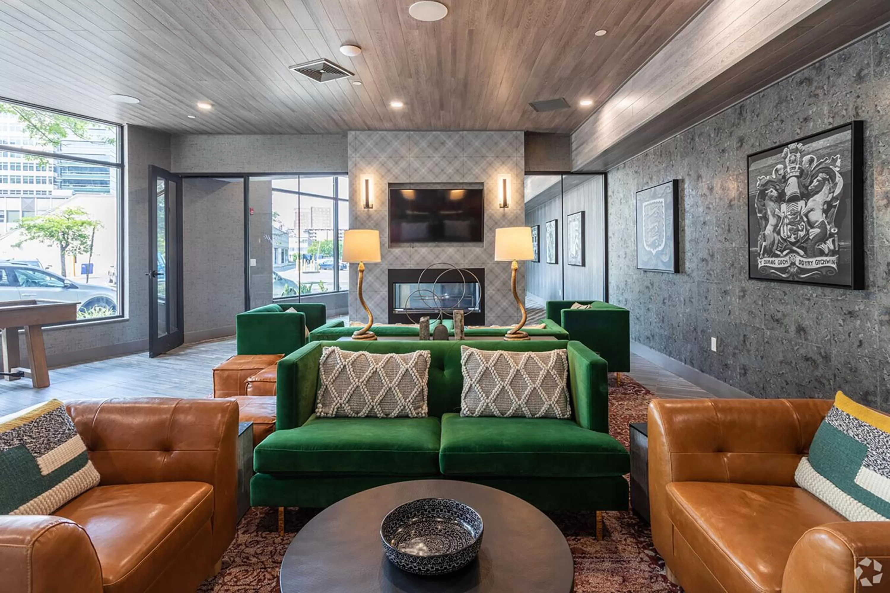 Communal lounge/ TV room in Luxury Furnished Apartments by Hyatus Downtown at Yale