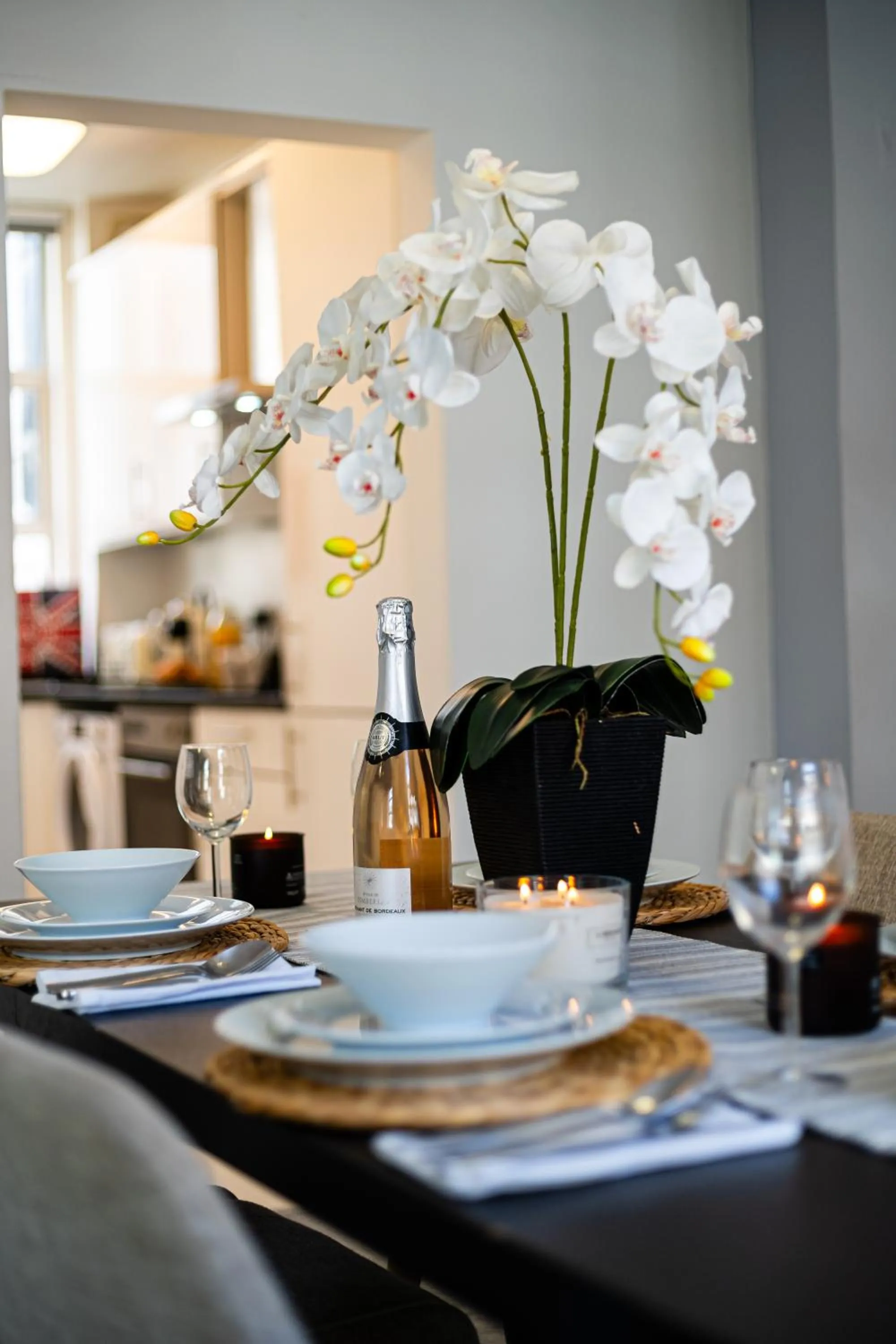 Food and drinks, Restaurant/Places to Eat in Bond Street Serviced Apartment