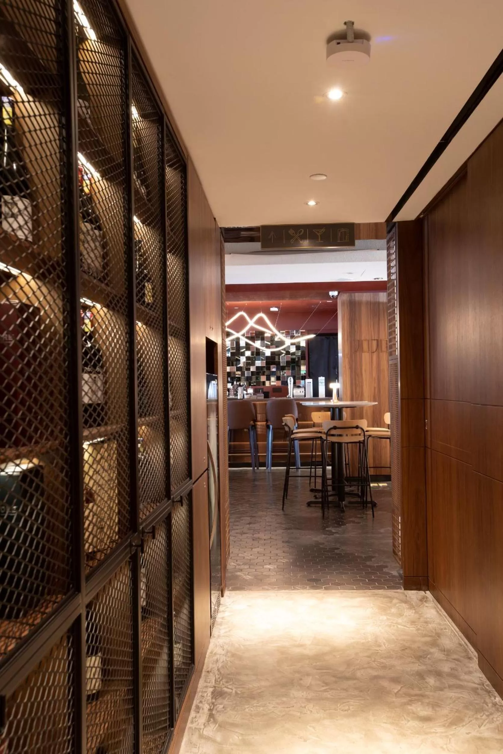 Restaurant/places to eat in The LUMA Hotel, a Member of Design Hotels