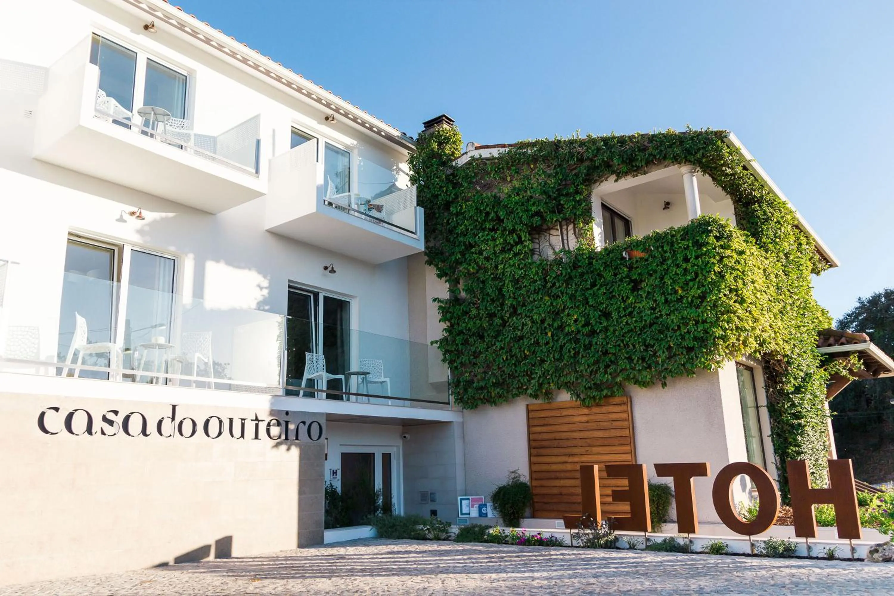 Property building in Boutique Hotel Casa do Outeiro - Arts & Crafts