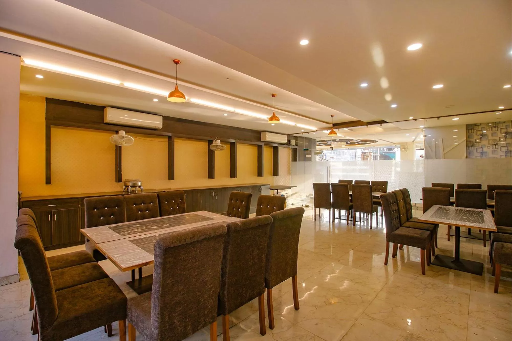 Restaurant/Places to Eat in FabHotel 4G