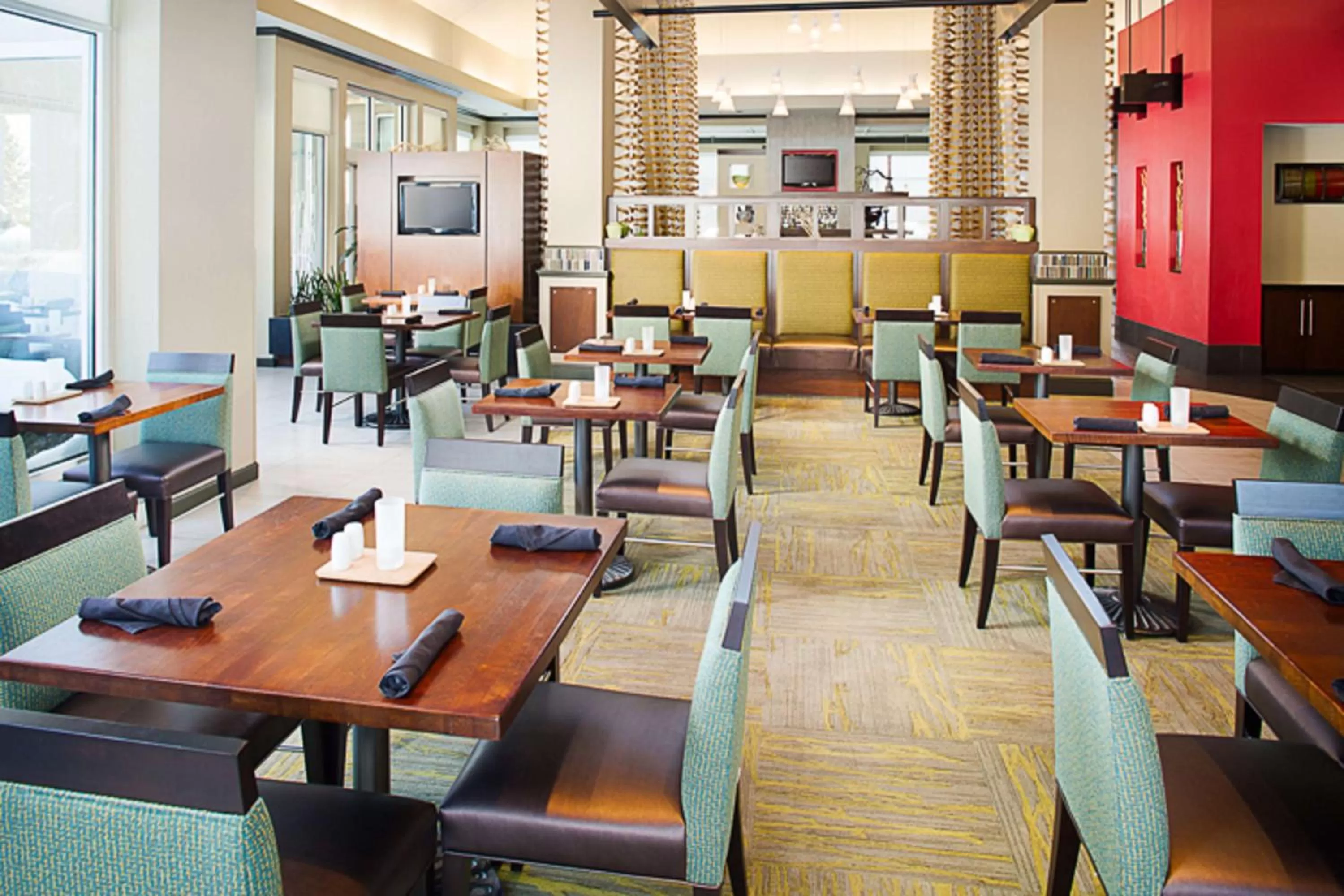 Restaurant/places to eat in Hilton Garden Inn Albany Airport