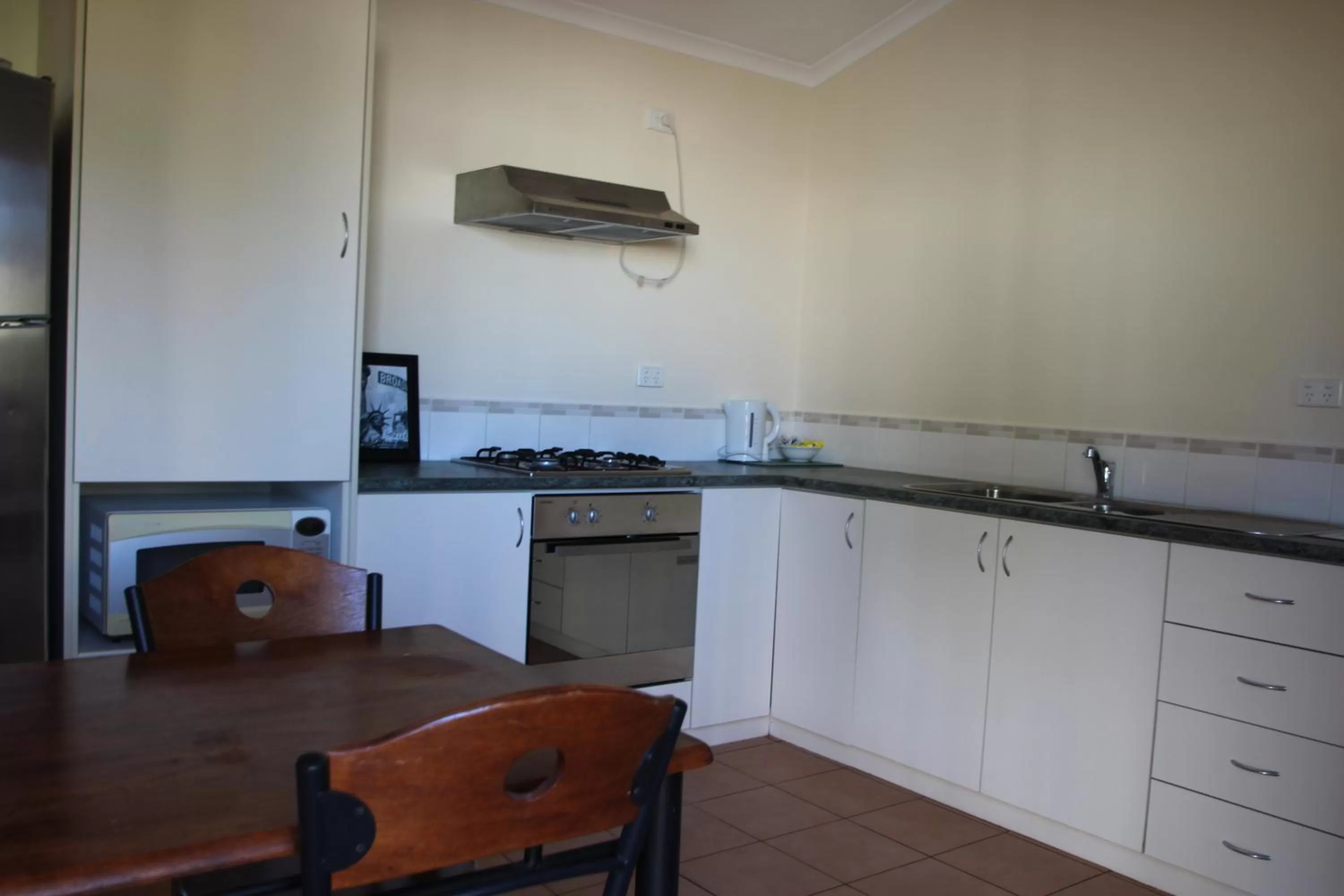 Kitchen or kitchenette in AAOK Karratha Caravan Park