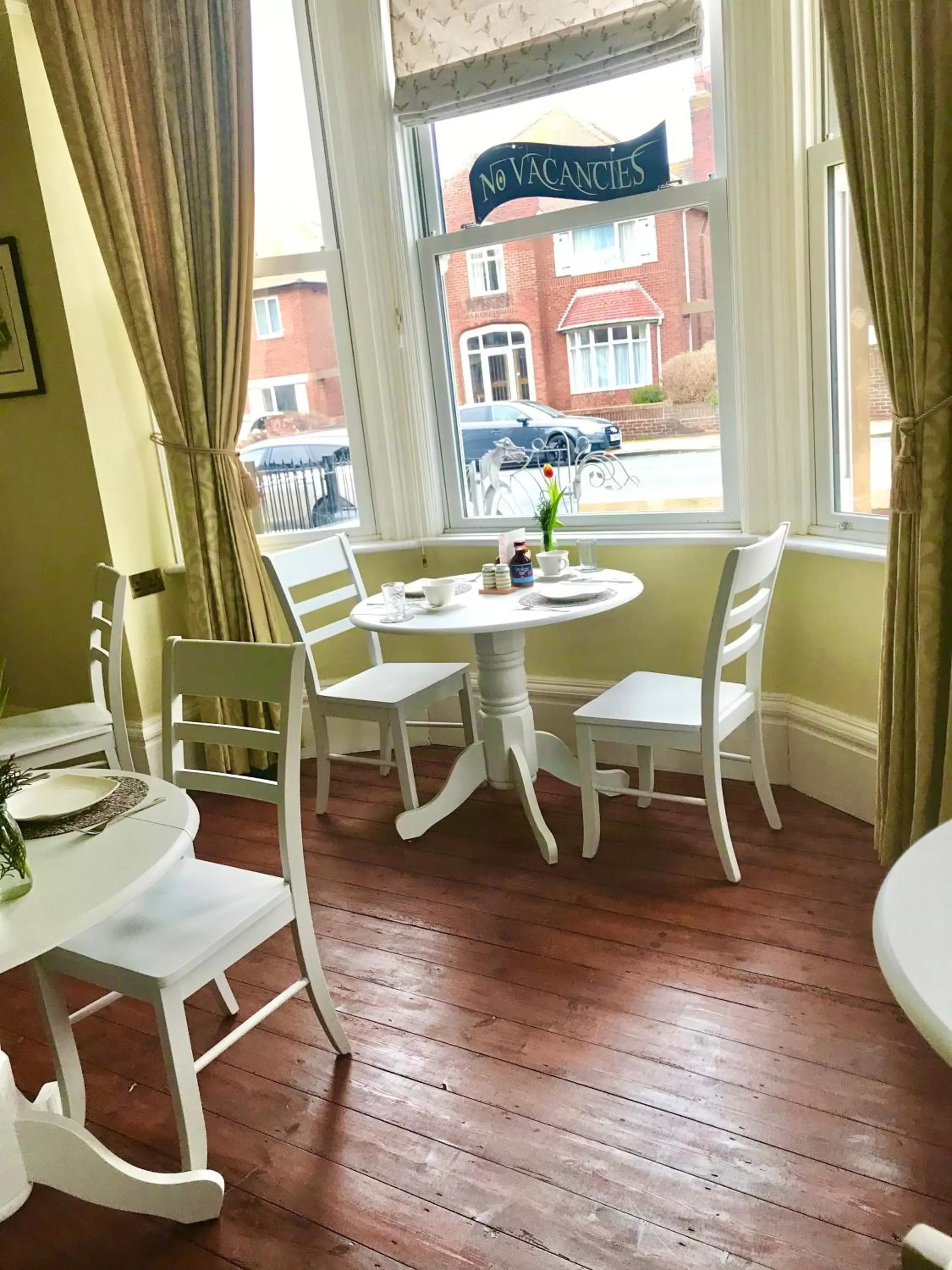 Restaurant/Places to Eat in Abbotsleigh of Whitby